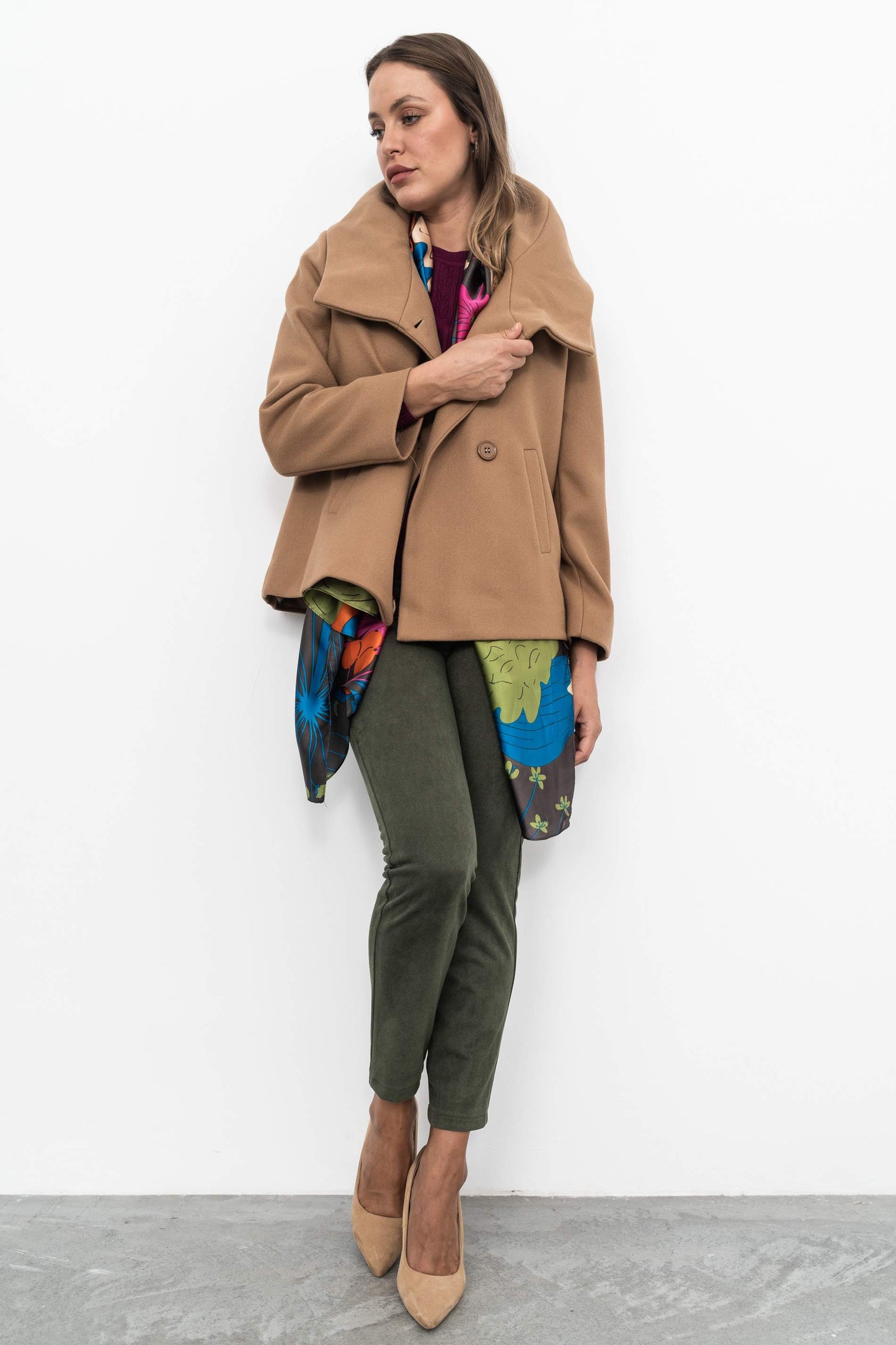 CHAQUETON CUELLO VUELTO BEIGE