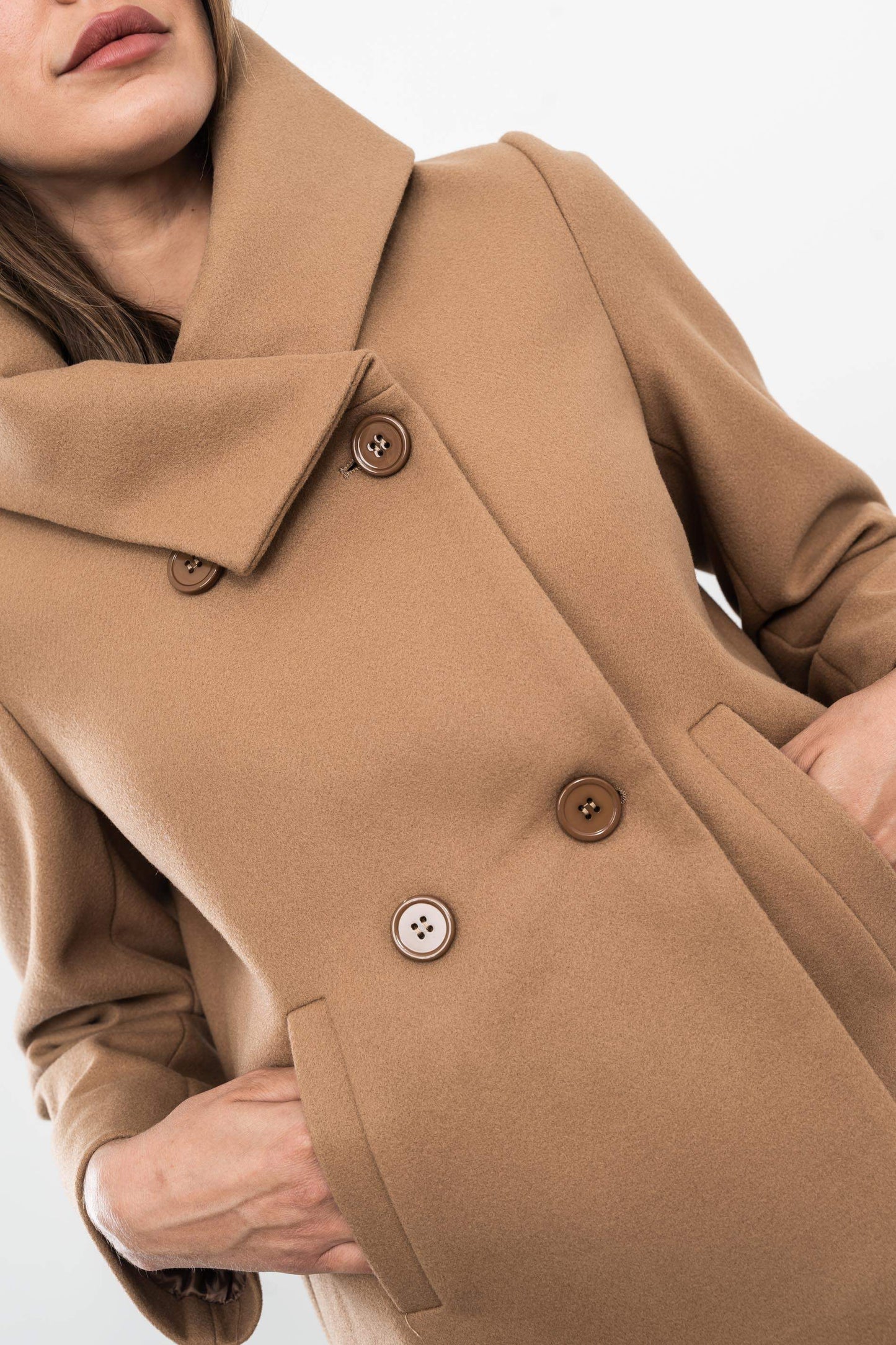 CHAQUETON CUELLO VUELTO BEIGE - Imagen 3