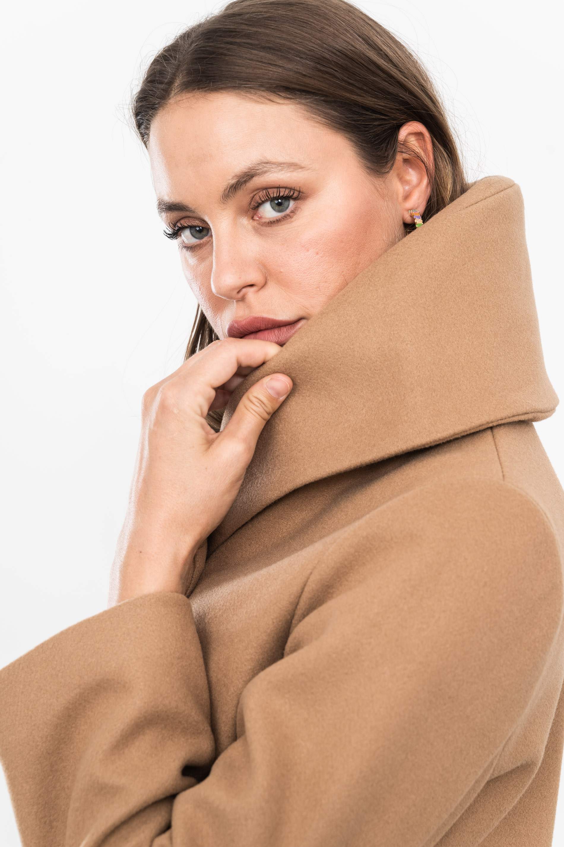 CHAQUETON CUELLO VUELTO BEIGE - Imagen 4