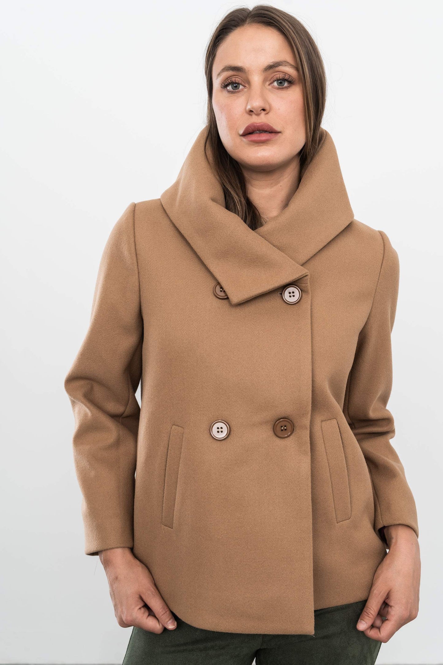 CHAQUETON CUELLO VUELTO BEIGE - Imagen 5
