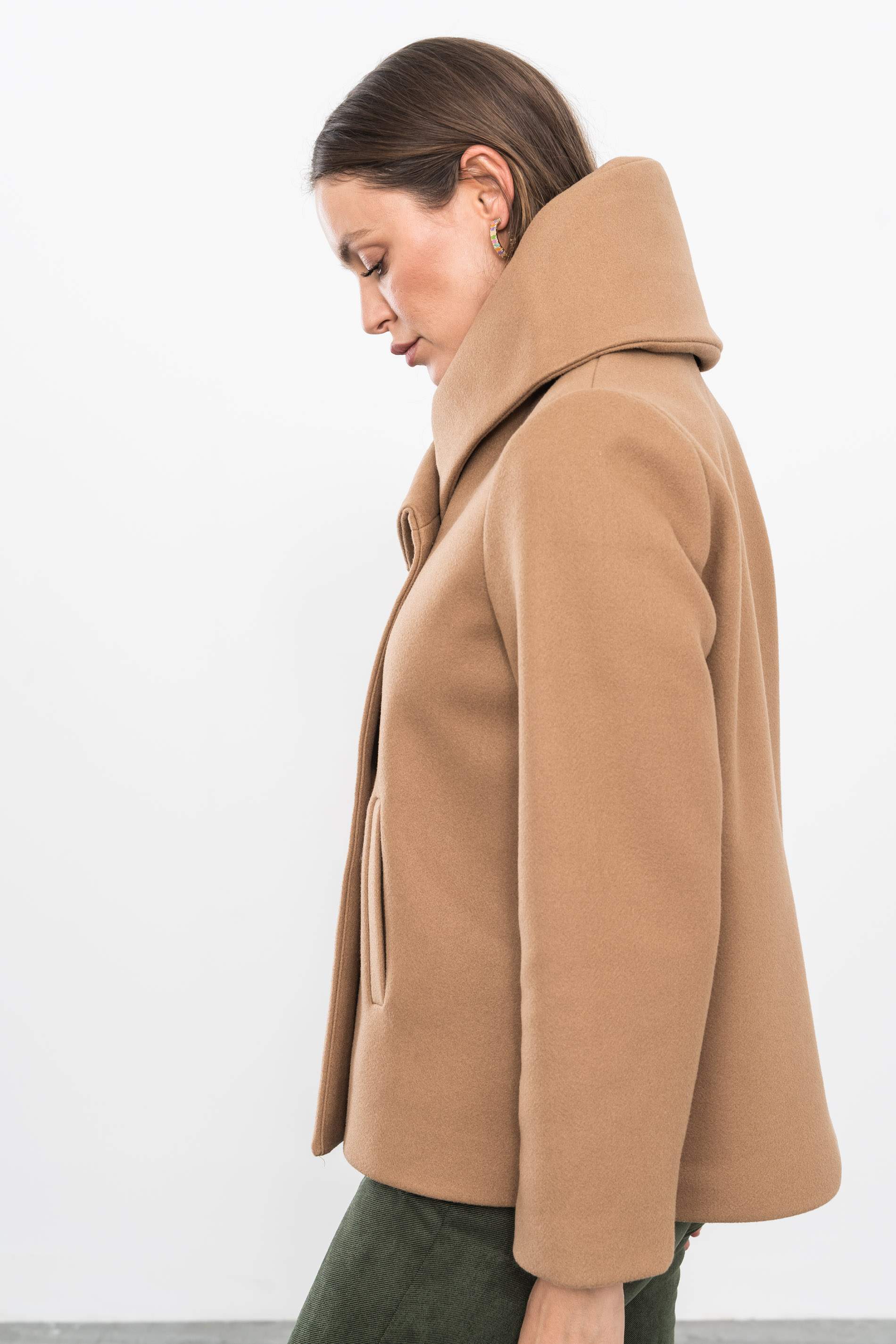 CHAQUETON CUELLO VUELTO BEIGE - Imagen 6