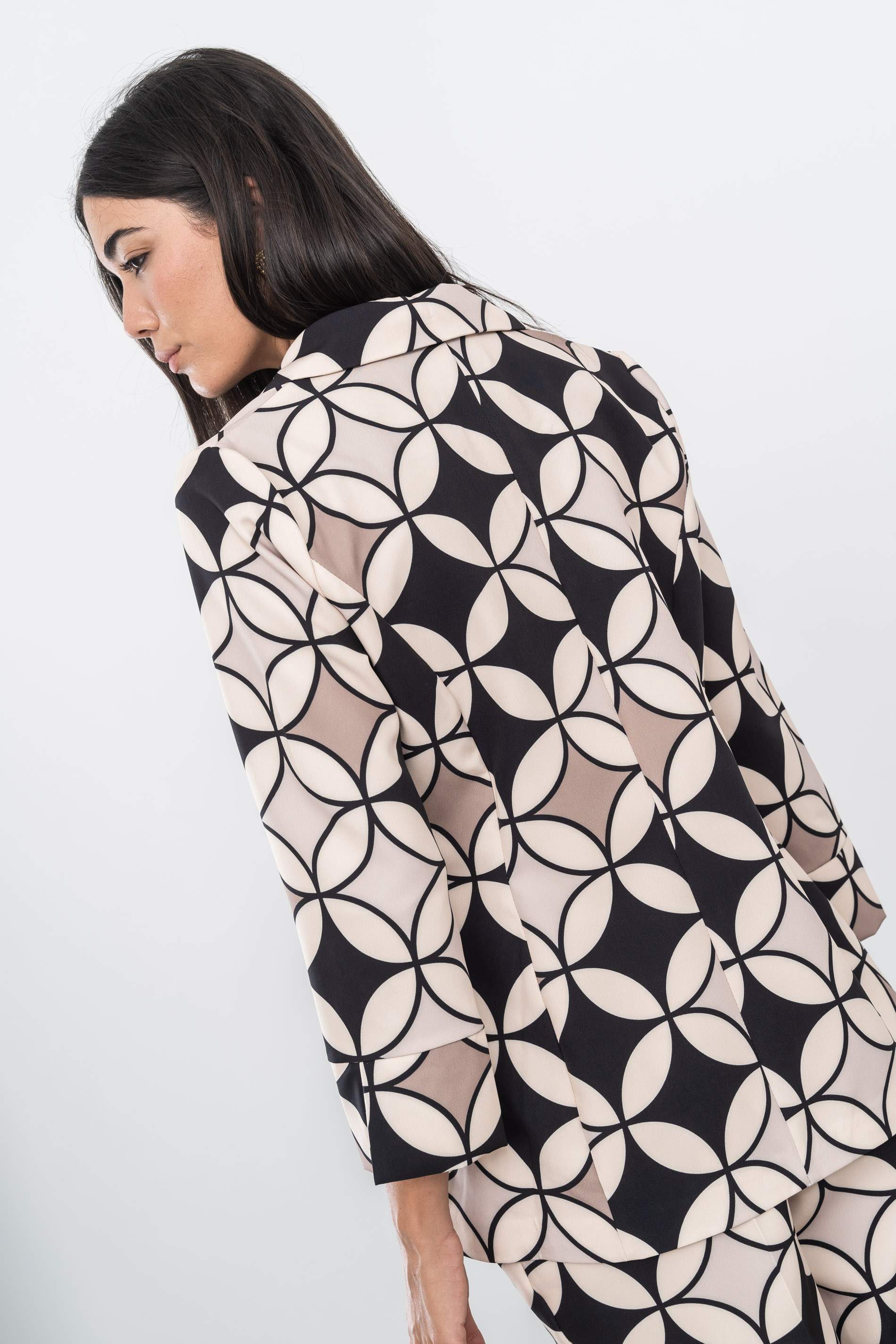 CHAQUETA ESTAMPADA CIRCULOS NEGRO - Imagen 6