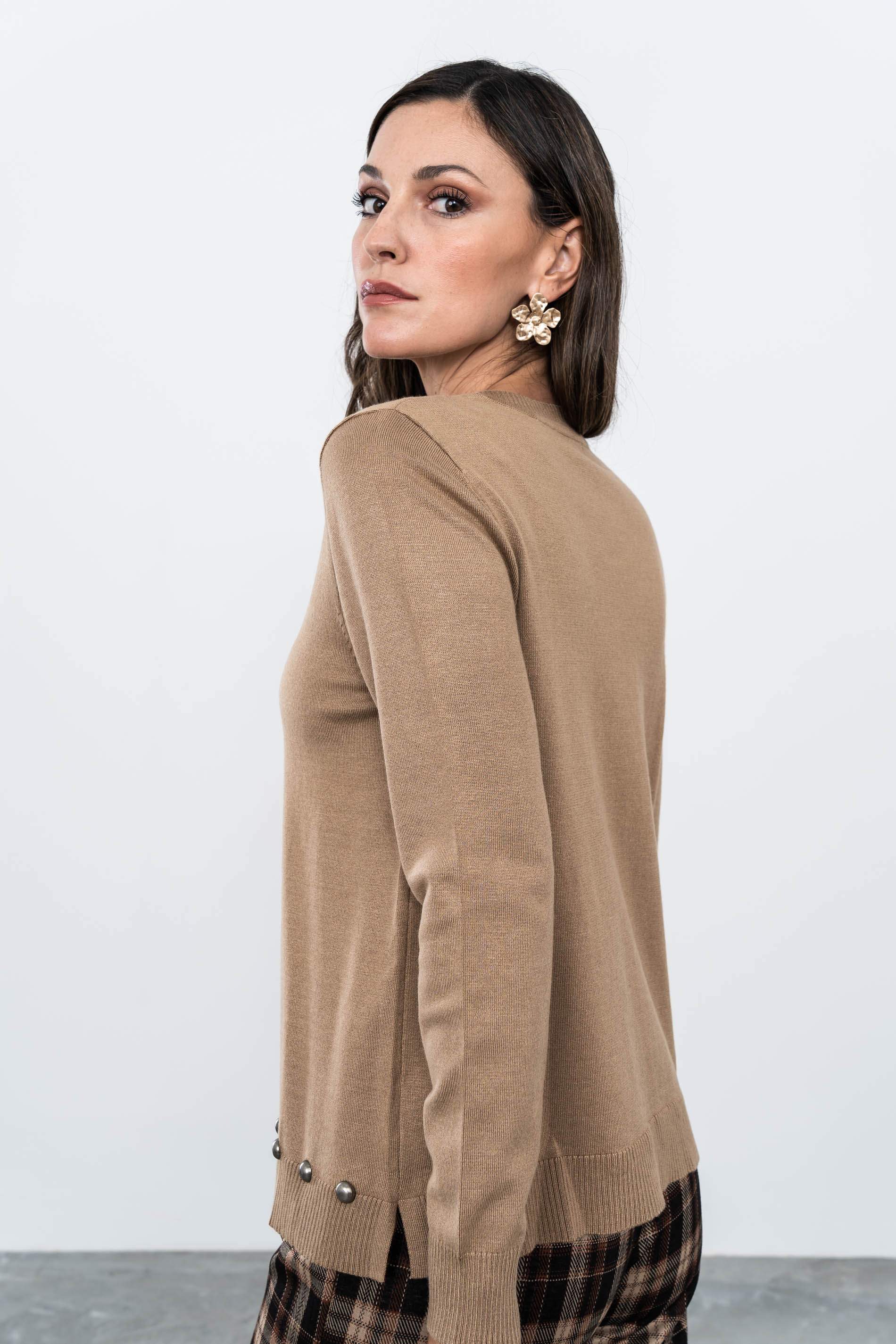 JERSEY TACHAS BAJO CAMEL - Imagen 8