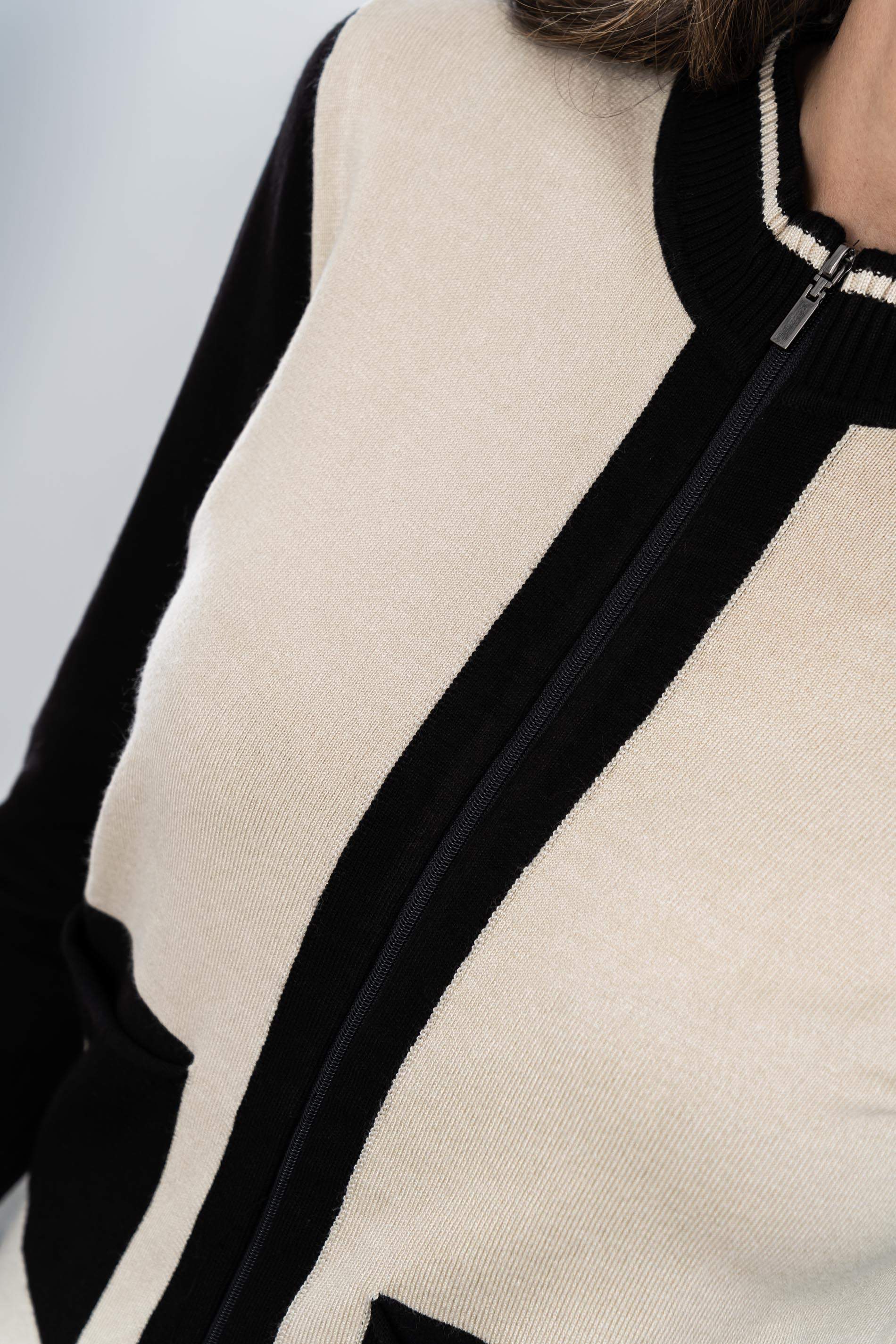 CHAQUETA CREMALLERA BLOSQUES NEGRO - Imagen 5