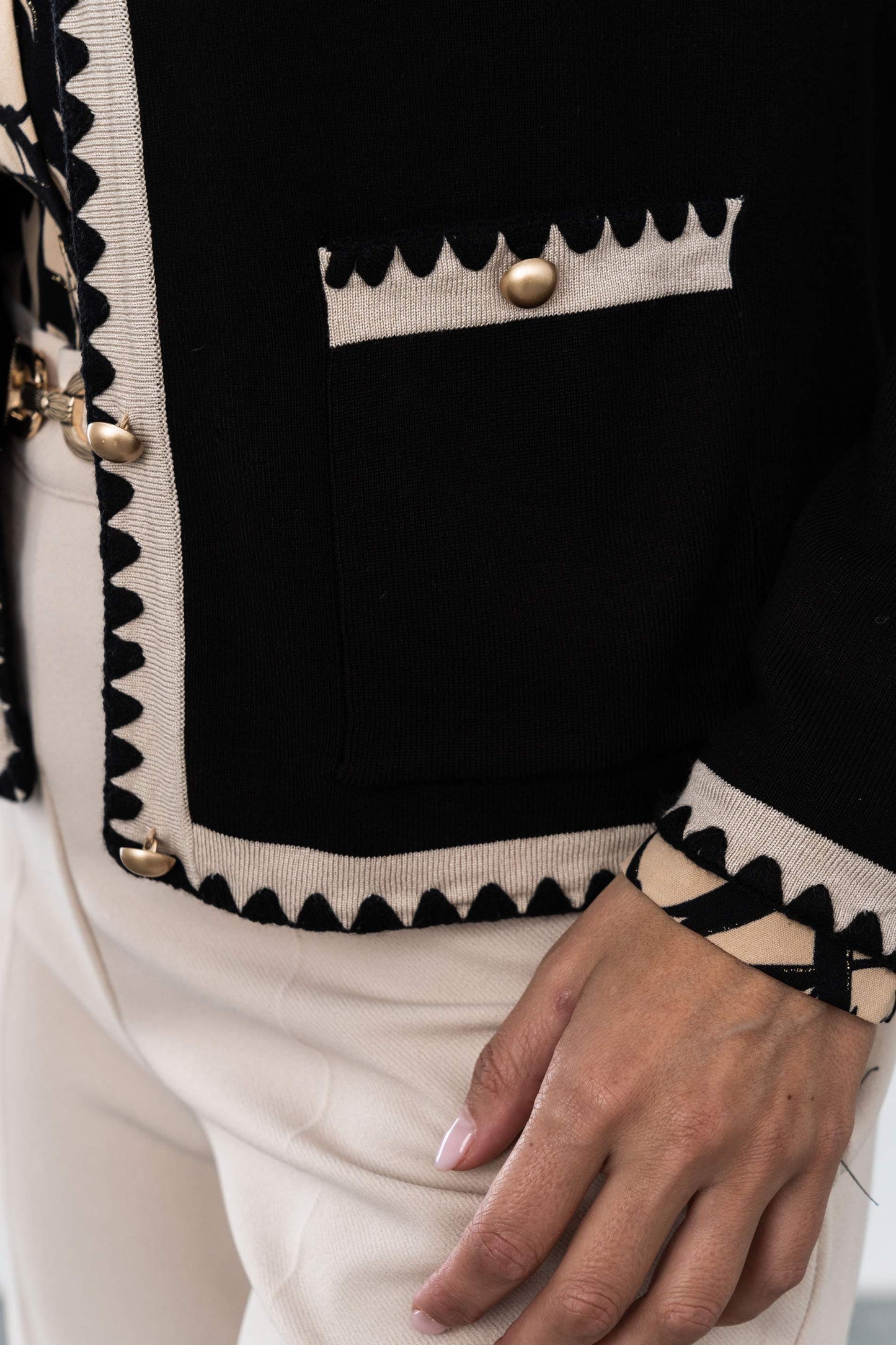 CHAQUETA VIVO CONTRASTE NEGRO - Imagen 3