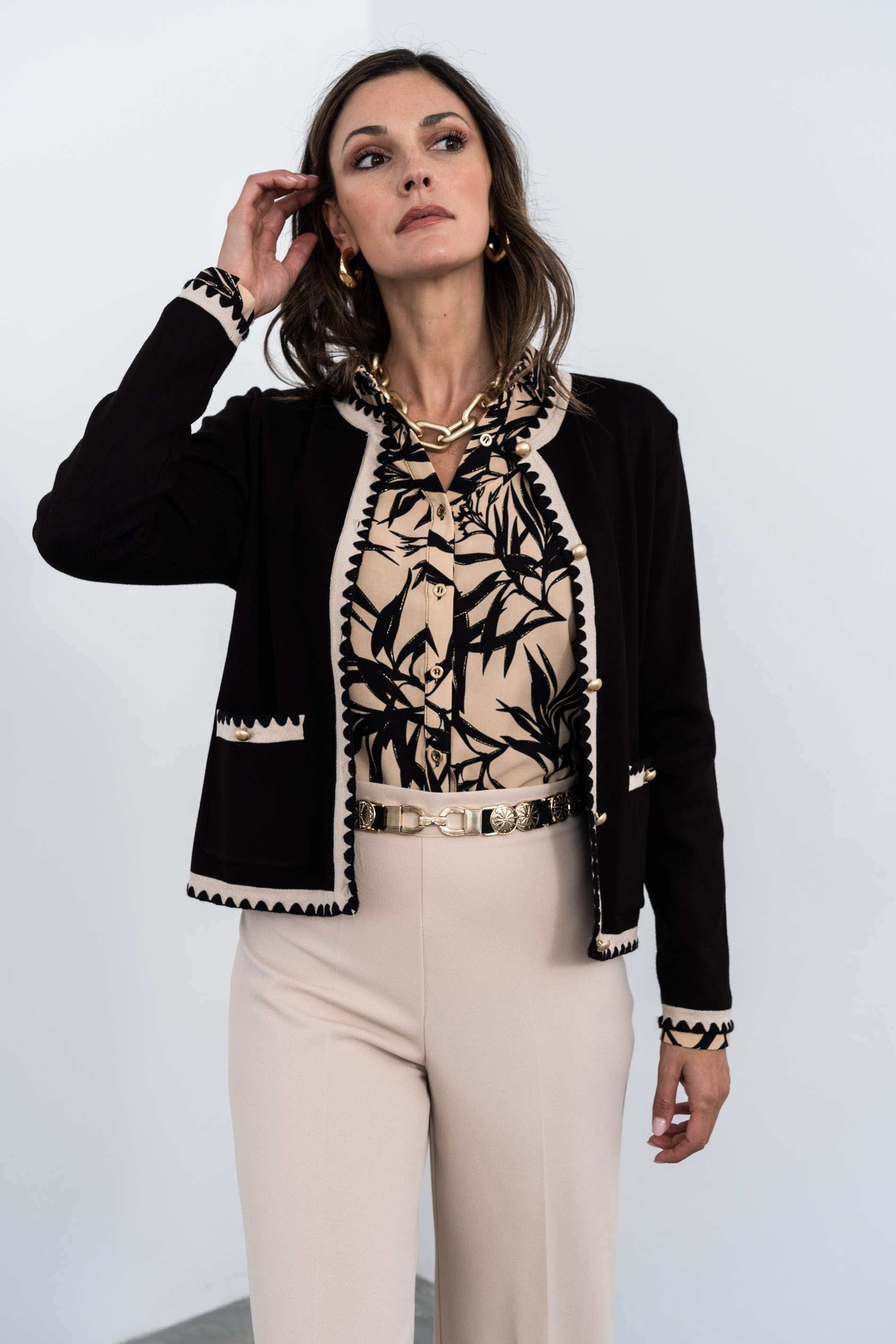 CHAQUETA VIVO CONTRASTE NEGRO - Imagen 5