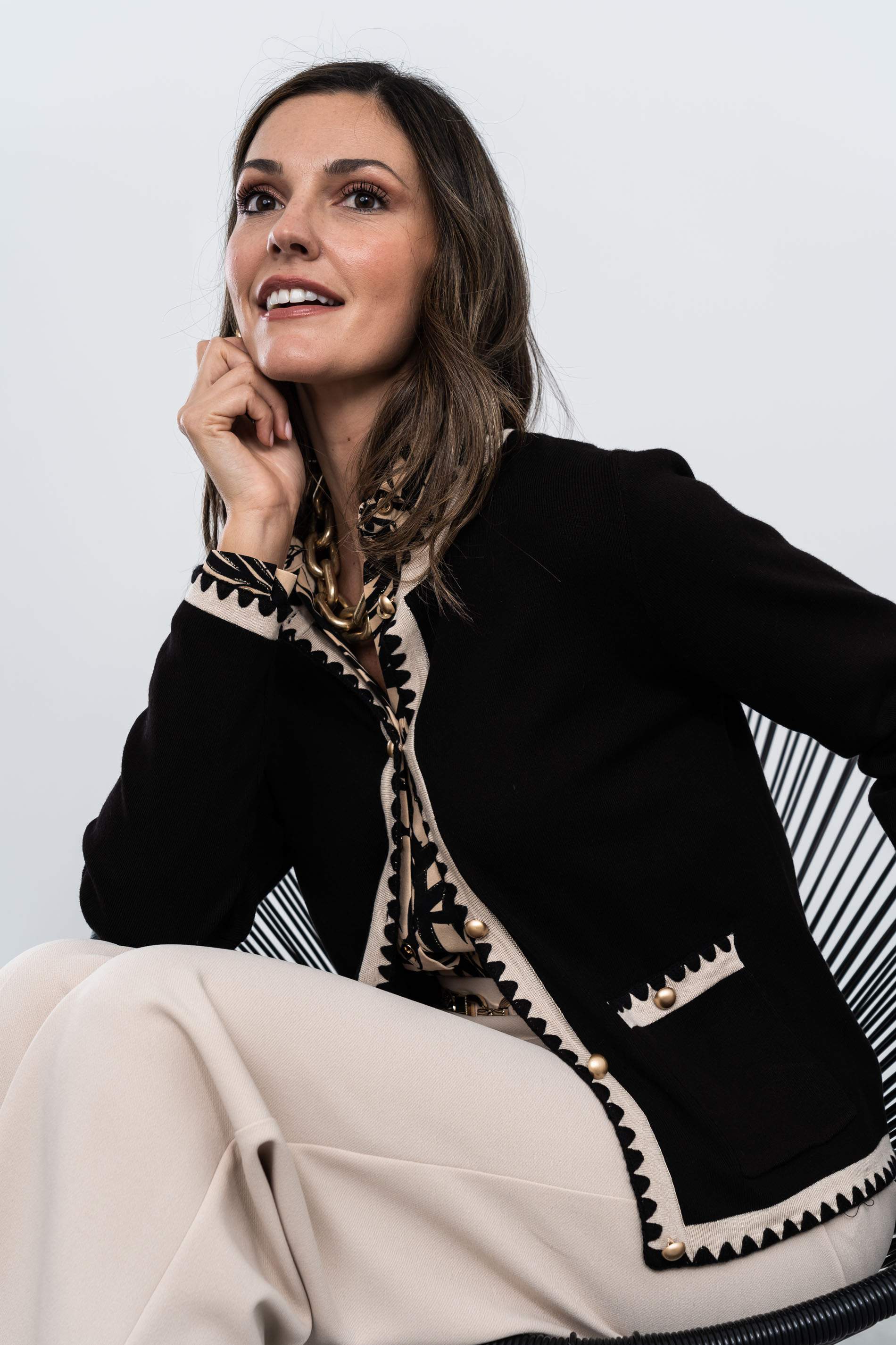 CHAQUETA VIVO CONTRASTE NEGRO - Imagen 6