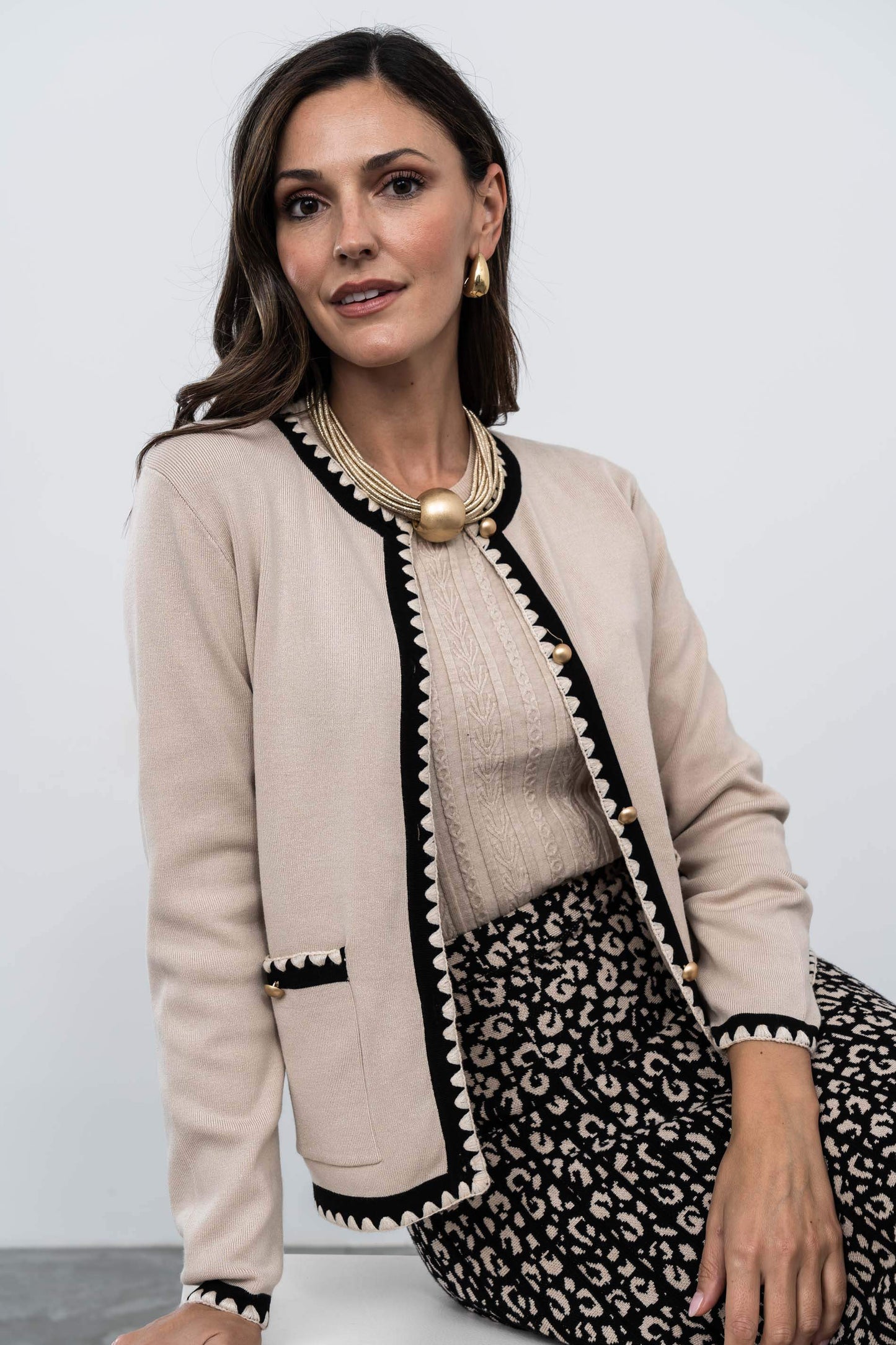 CHAQUETA VIVO CONTRASTE ARENA - Imagen 4
