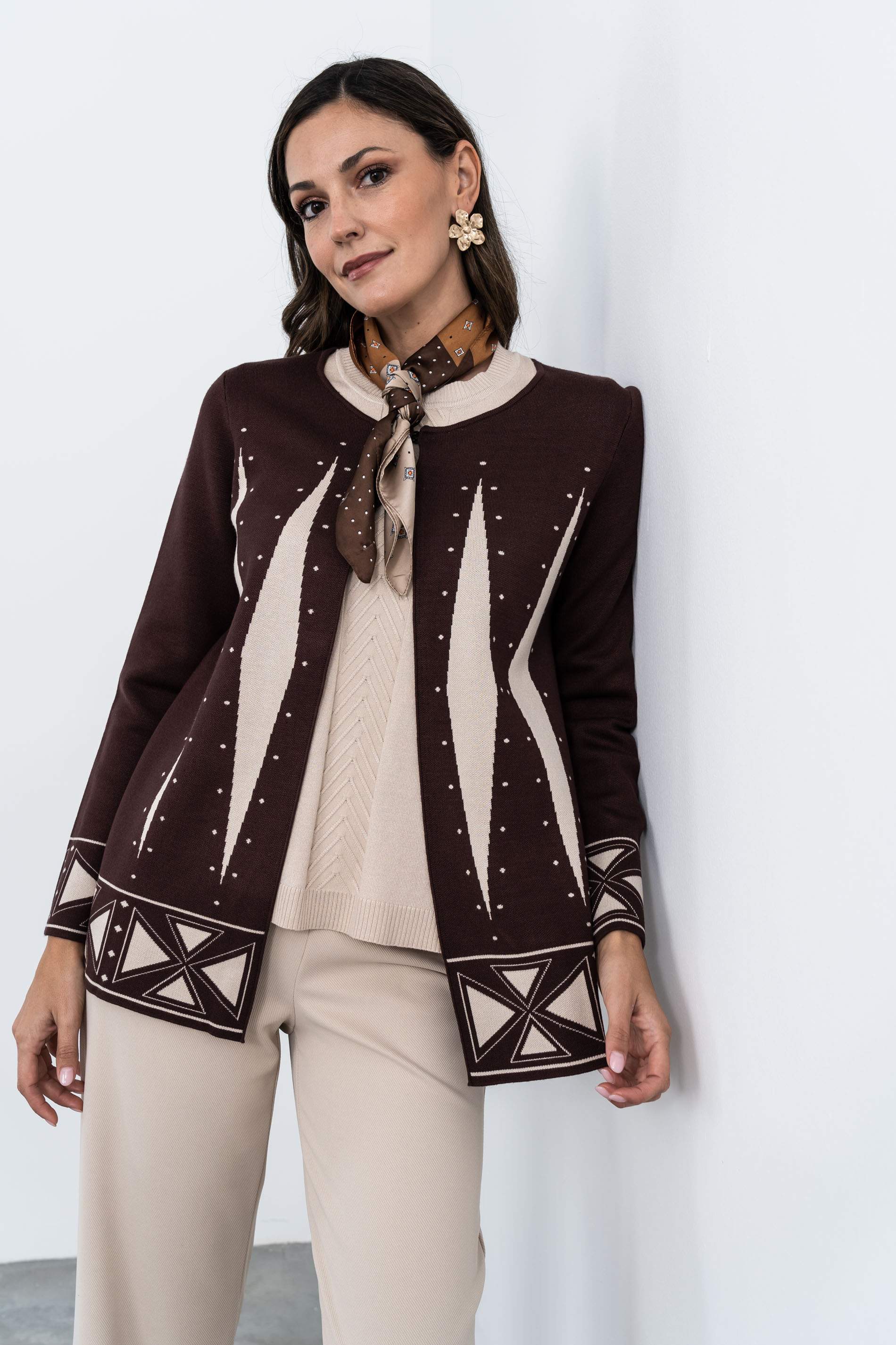 CHAQUETA DIBUJO CENEFA CHOCOLATE - Imagen 3