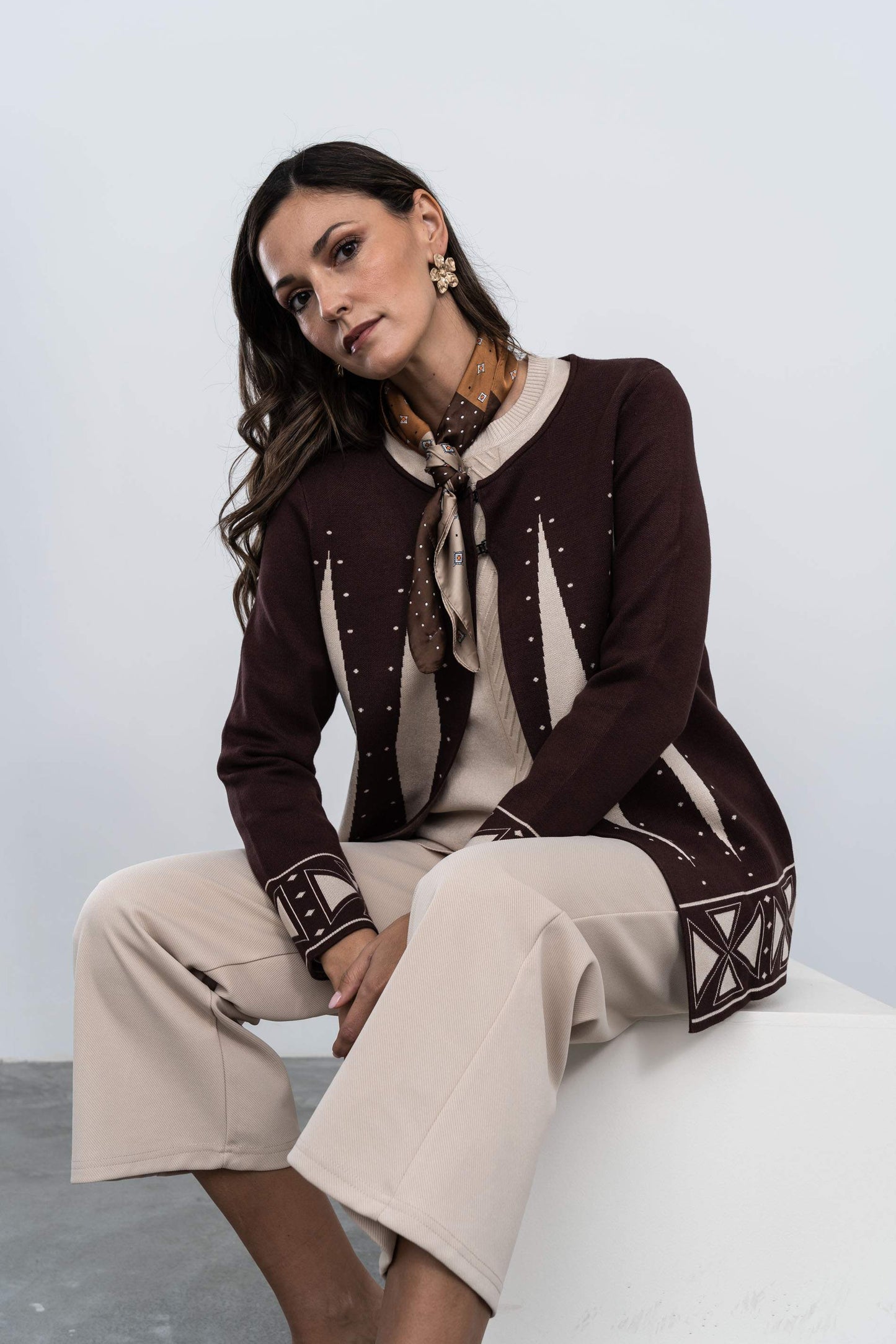 CHAQUETA DIBUJO CENEFA CHOCOLATE - Imagen 4