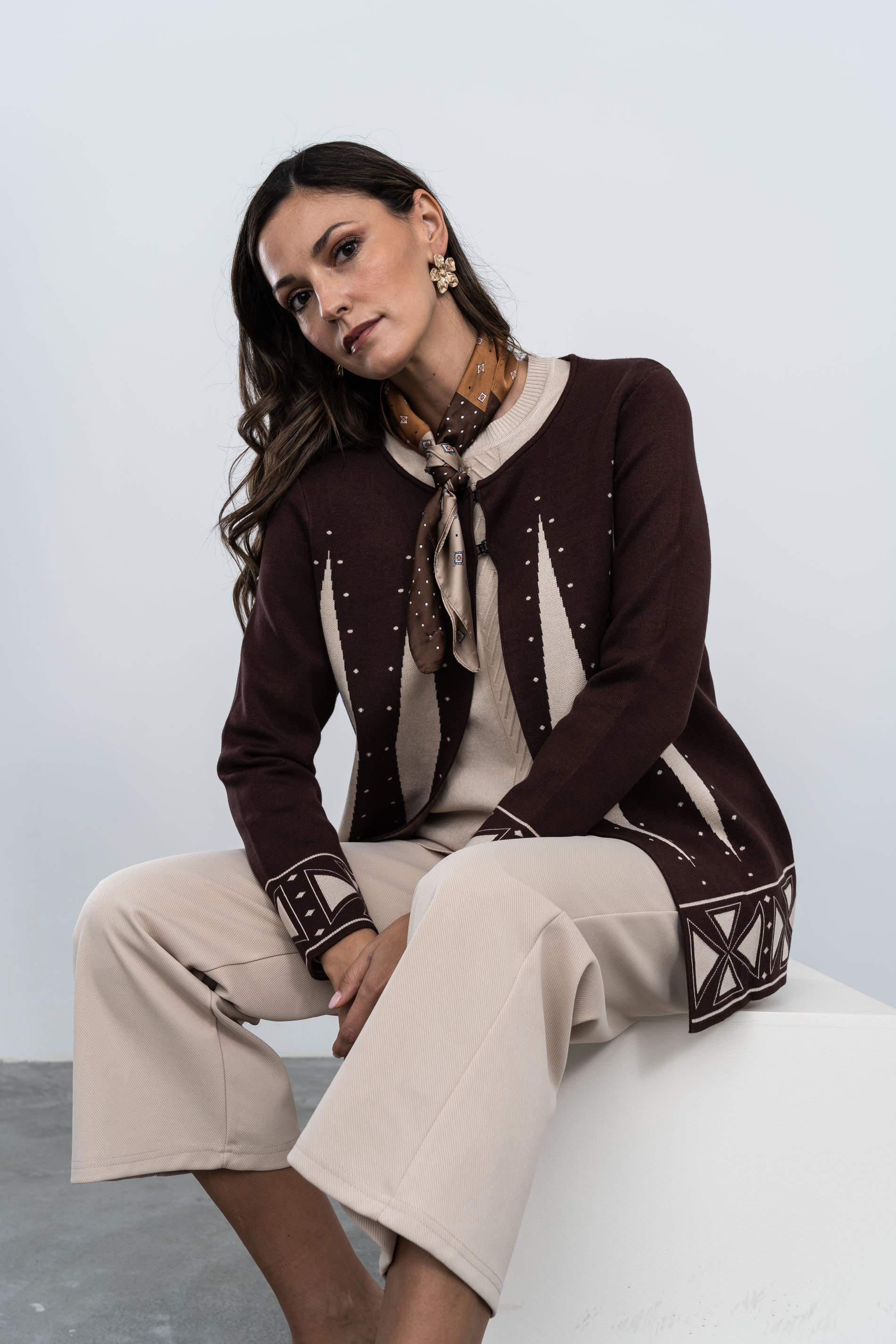 CHAQUETA DIBUJO CENEFA CHOCOLATE - Imagen 4