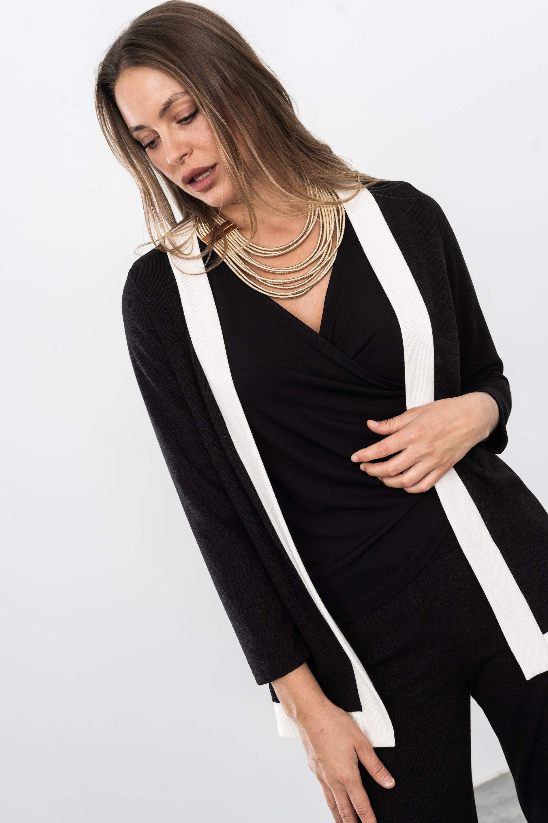 CHAQUETA PUNTO TEXTURA BICOLOR NEGRO - Imagen 2