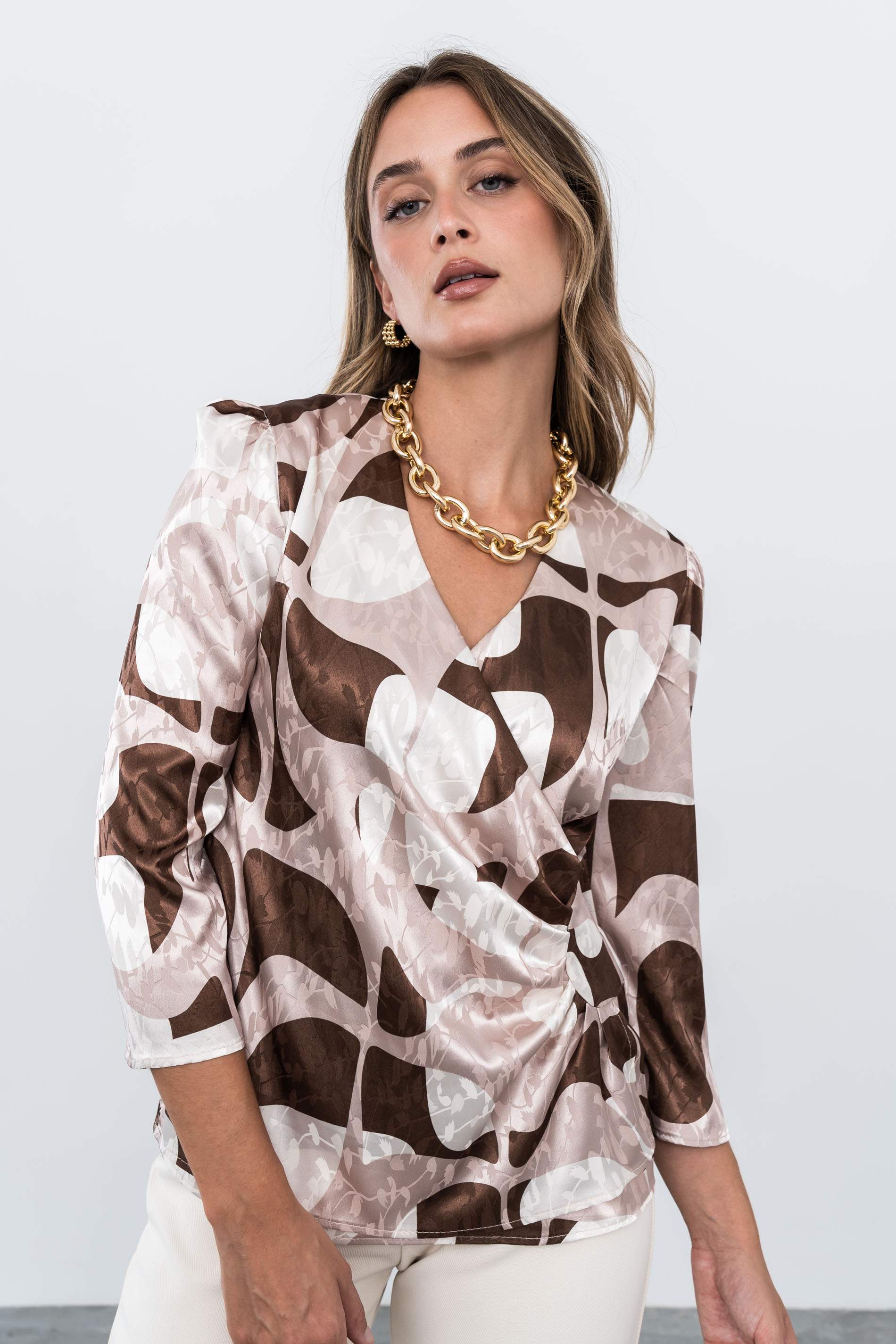BLUSA RECOGIDO SATINADO MARRON