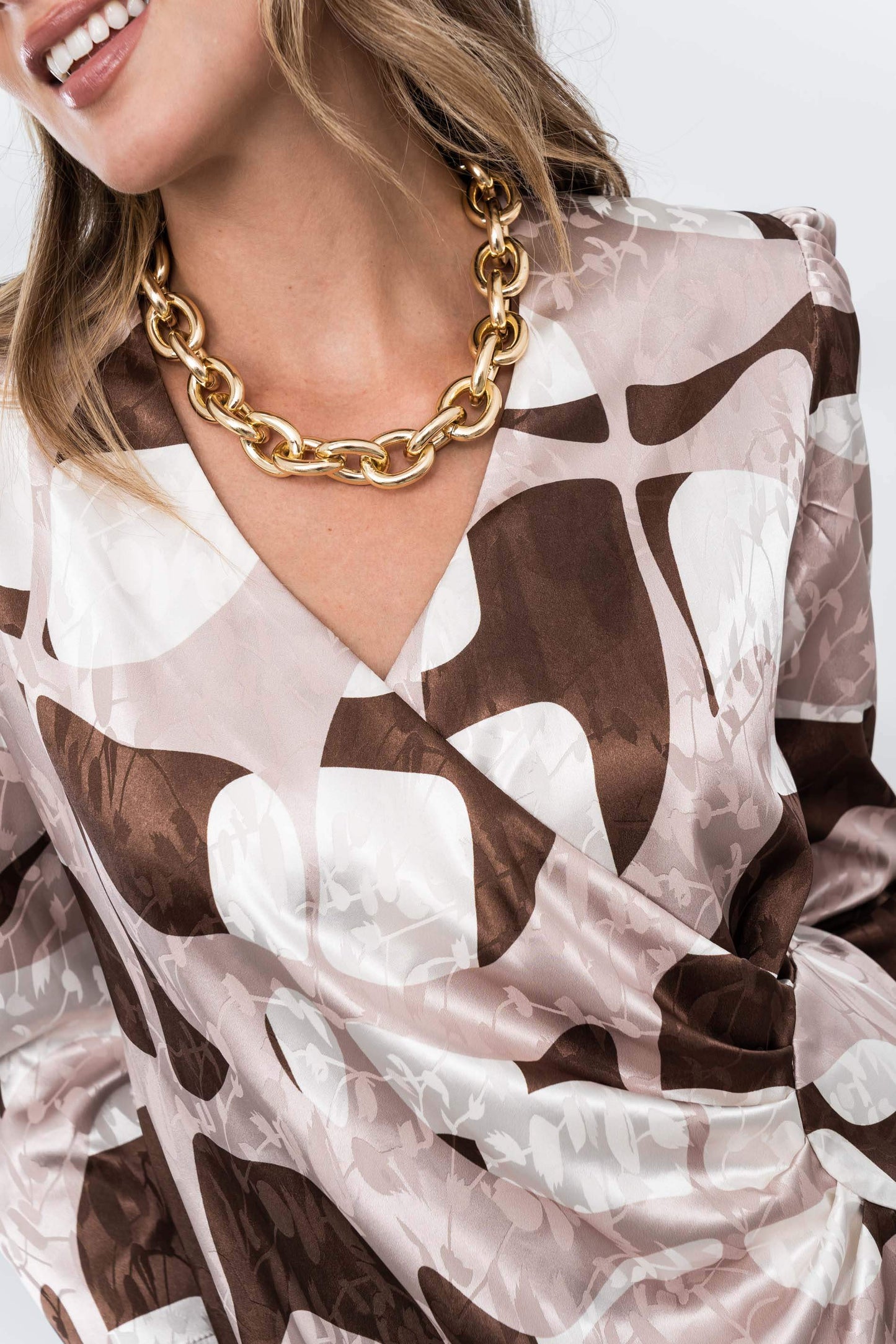BLUSA RECOGIDO SATINADO MARRON - Imagen 2