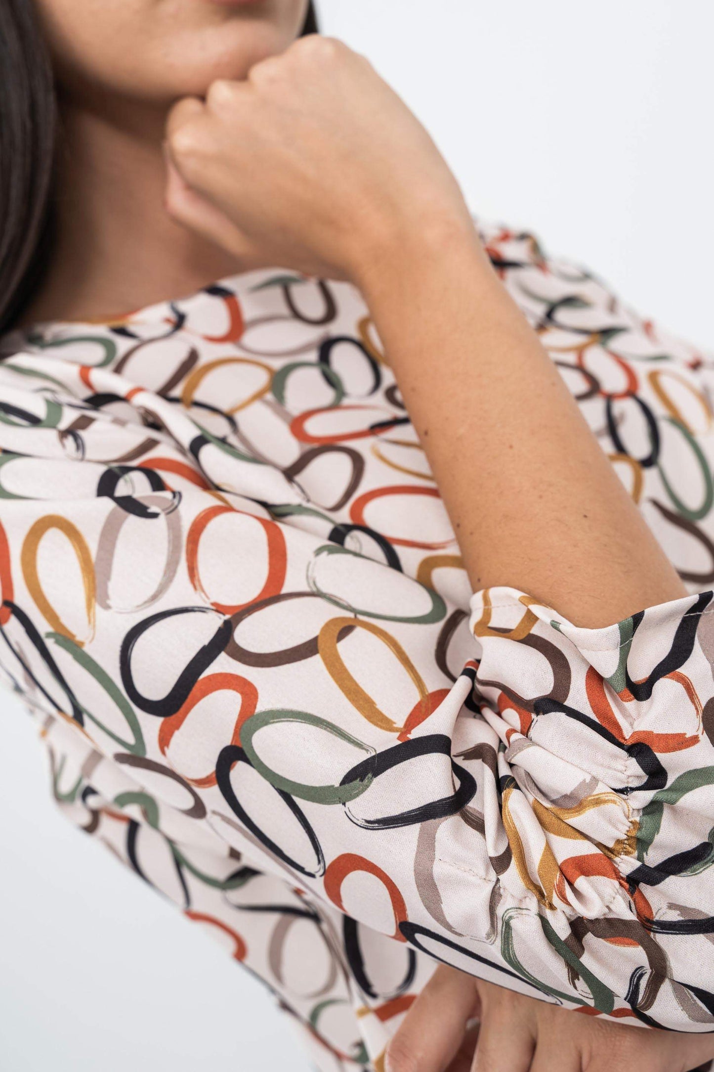 BLUSA PUNO FRUNCIDO CIRCULOS - Imagen 3