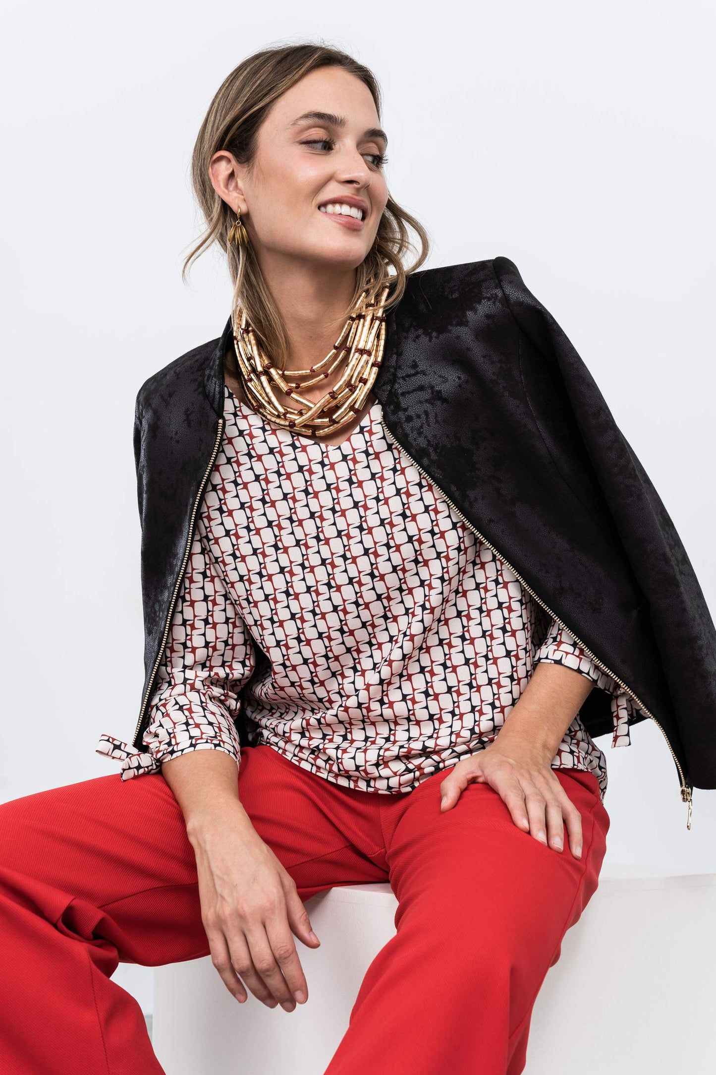 BLUSA GEOMETRICOS CUELLO PICO - Imagen 6