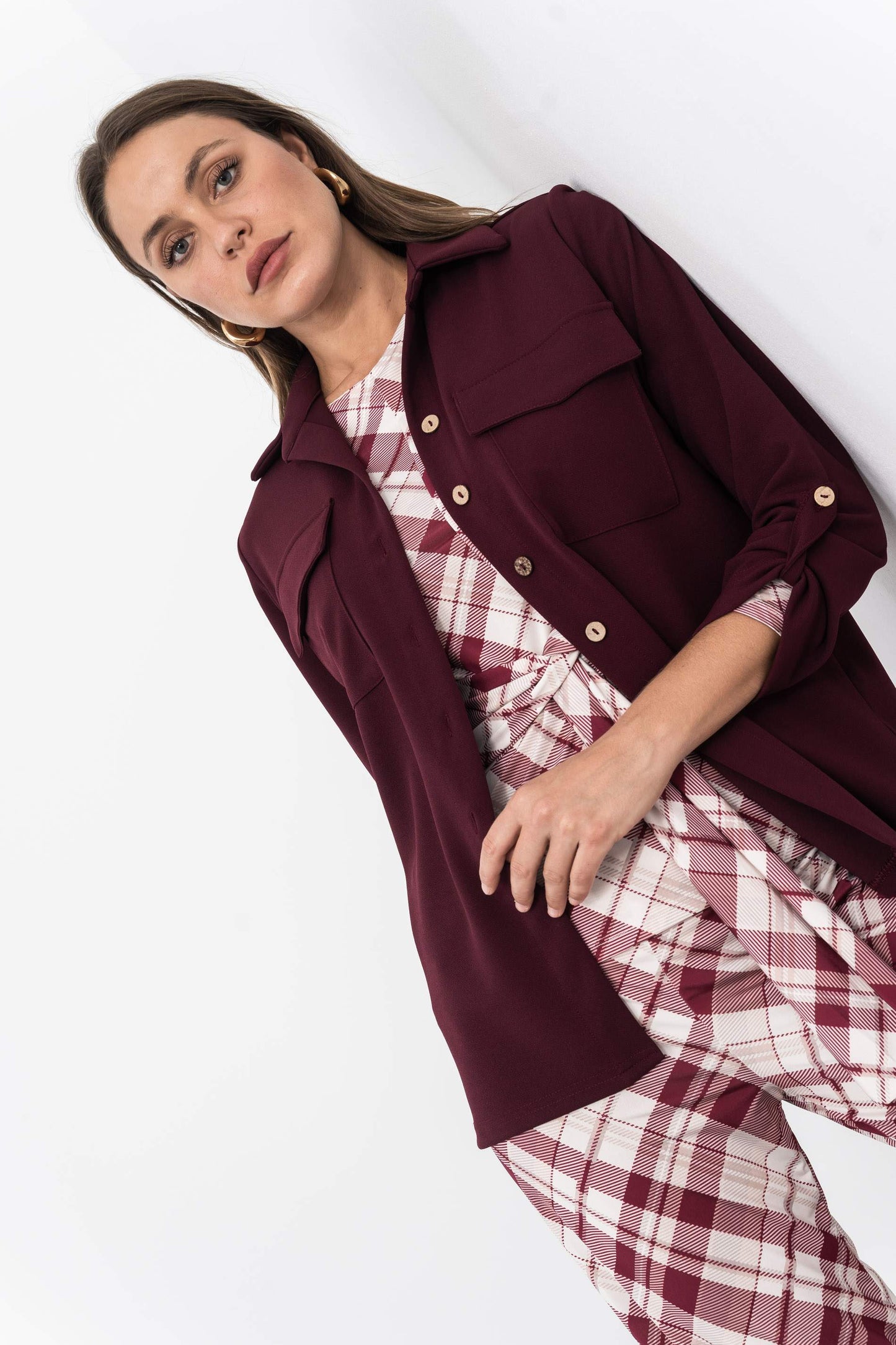 SOBRECAMISA BOLSILLOS GRANATE - Imagen 2