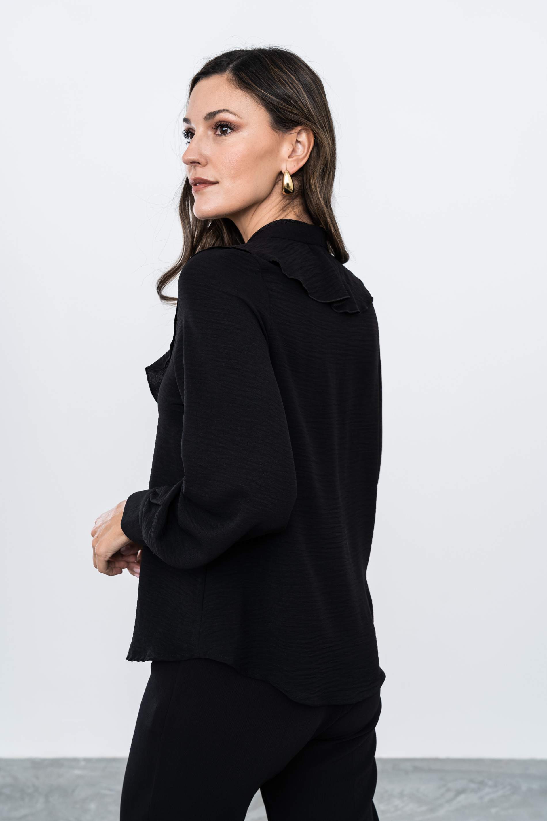BLUSA VOLANTE MANGA LARGA NEGRO - Imagen 4