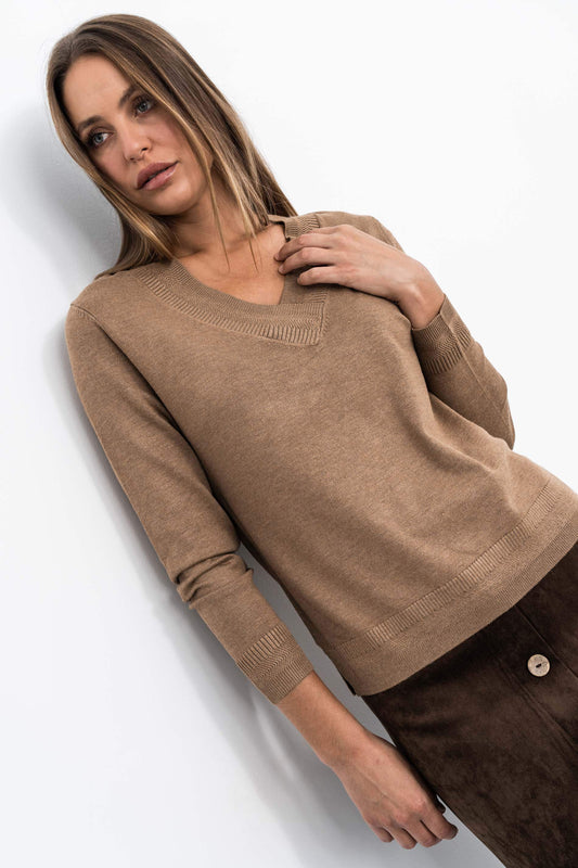 JERSEY CUELLO PICO DETALLE TAUPE