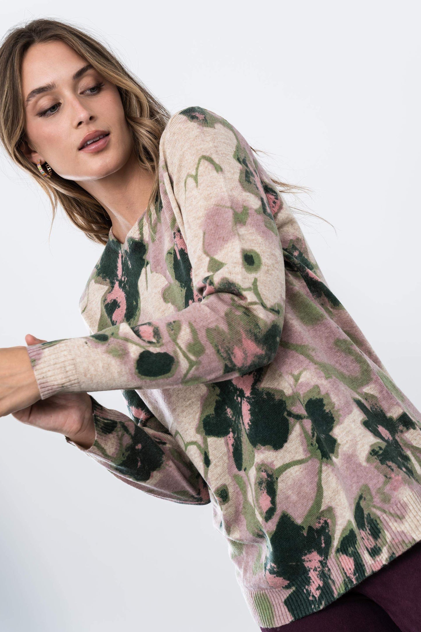 JERSEY ESTAMPADO FLORAL ROSA - Imagen 3