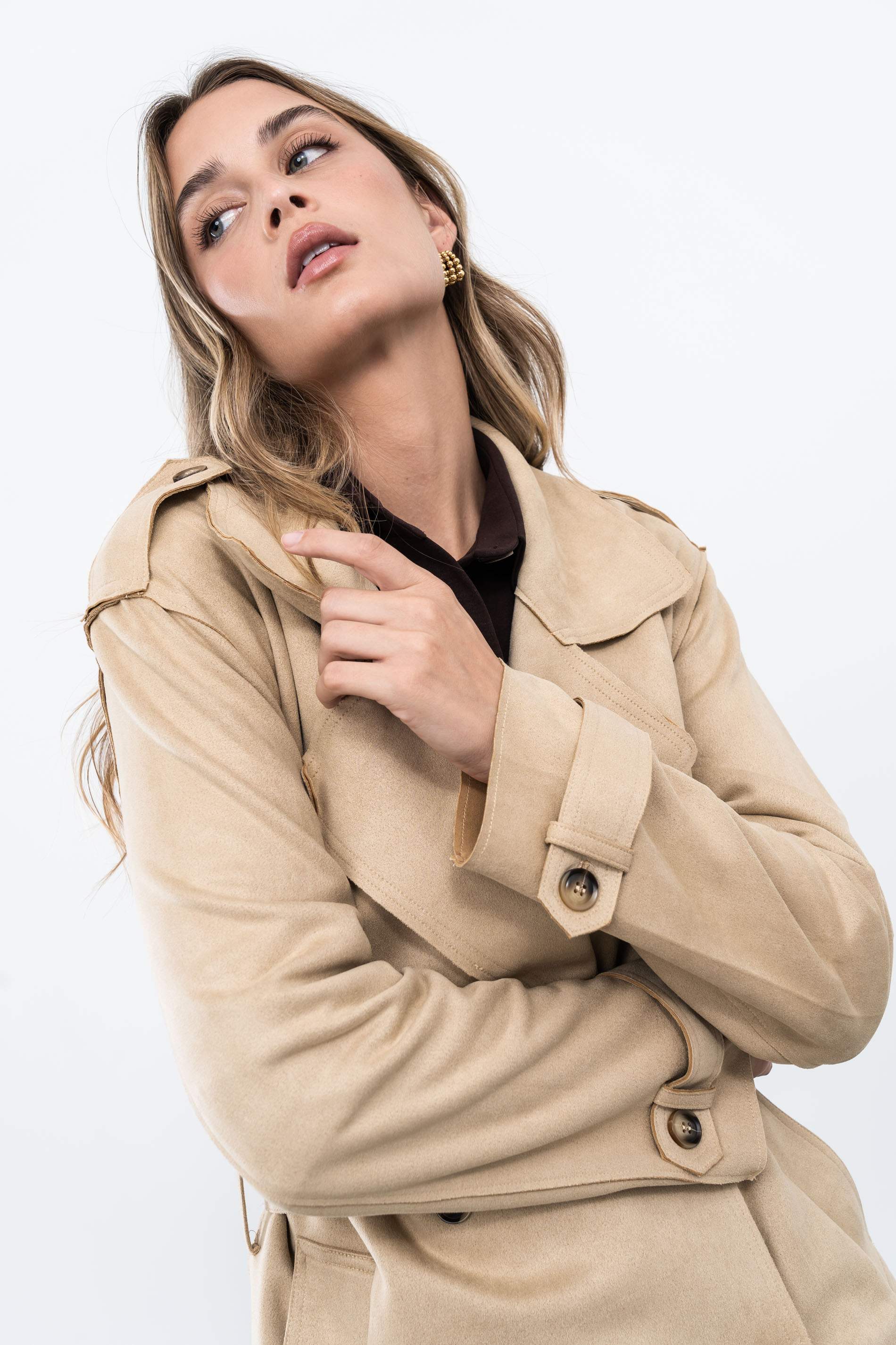 GABARDINA CORTA EFECTO ANTE BEIGE - Imagen 2