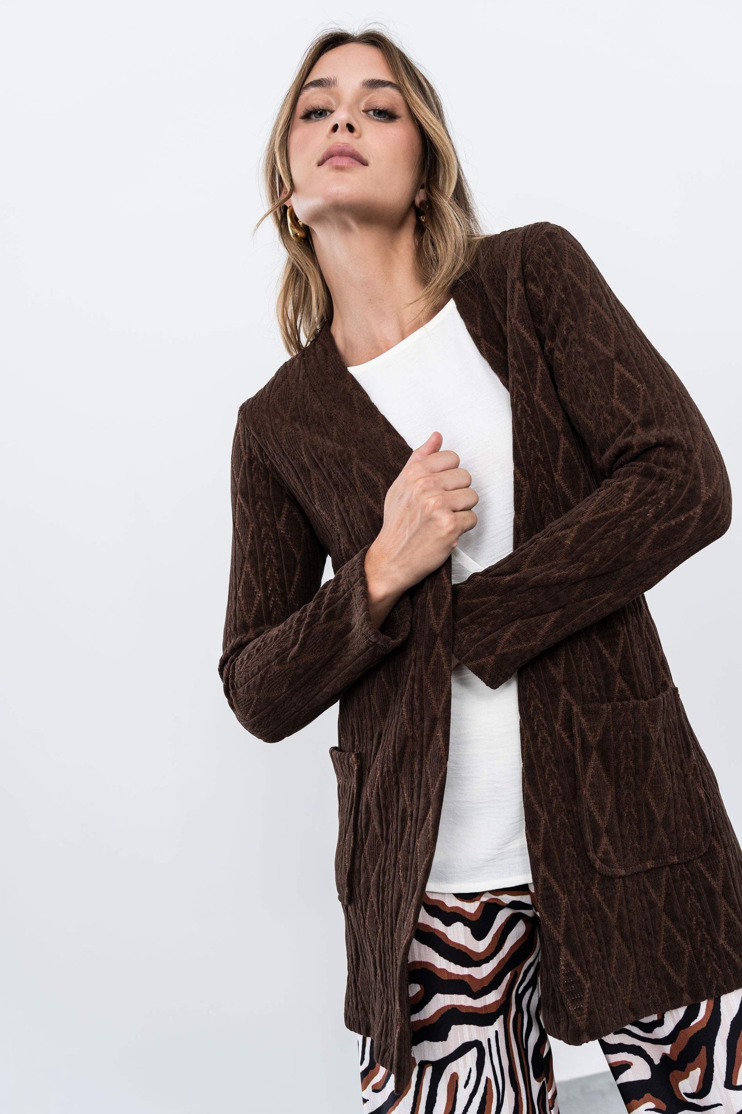 CHAQUETA PUNTO ROMBO CHOCOLATE - Imagen 5