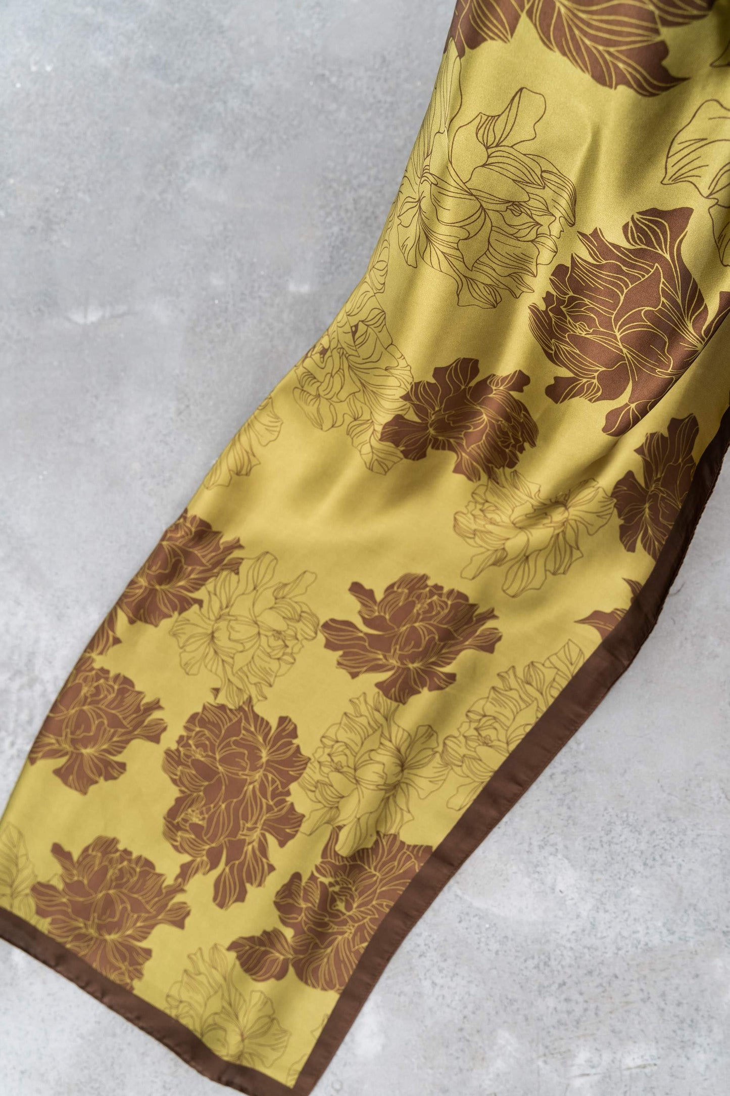 FOULARD FLOR EFECTO SEDA - Imagen 4