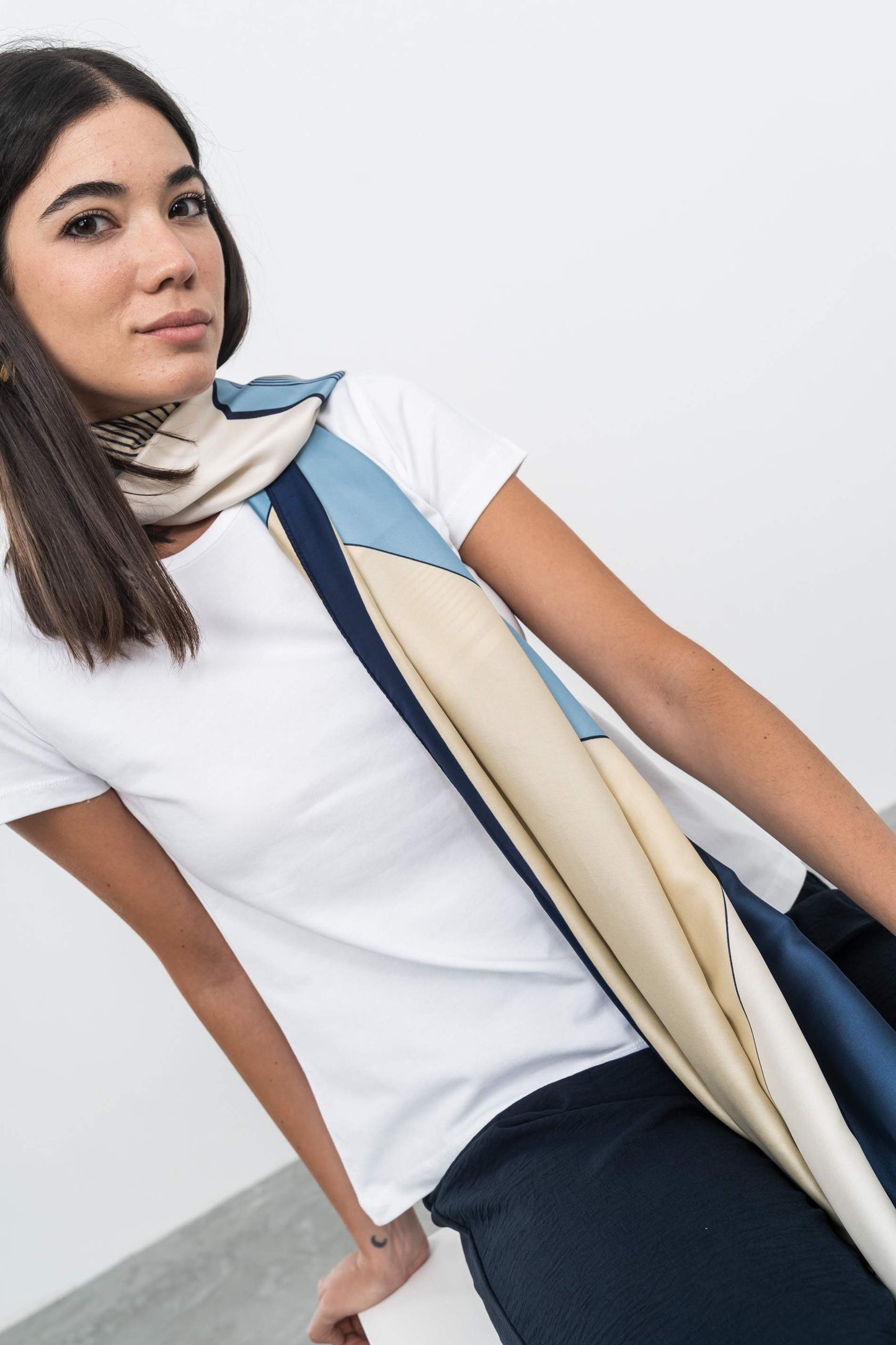 FOULARD EFECTO SEDA GEOMETRICOS