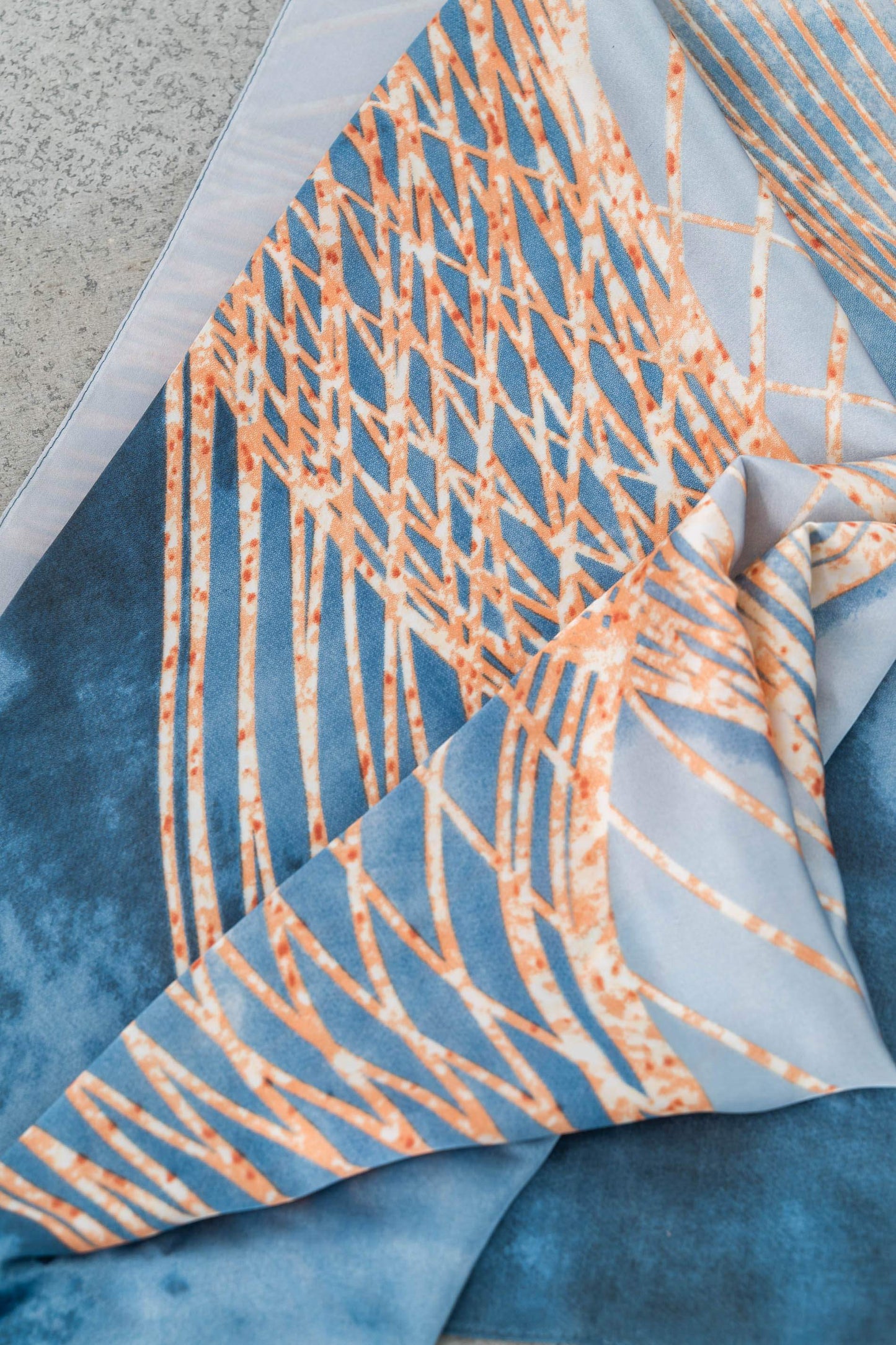 FOULARD EFECTO SEDA TRAZOS - Imagen 4