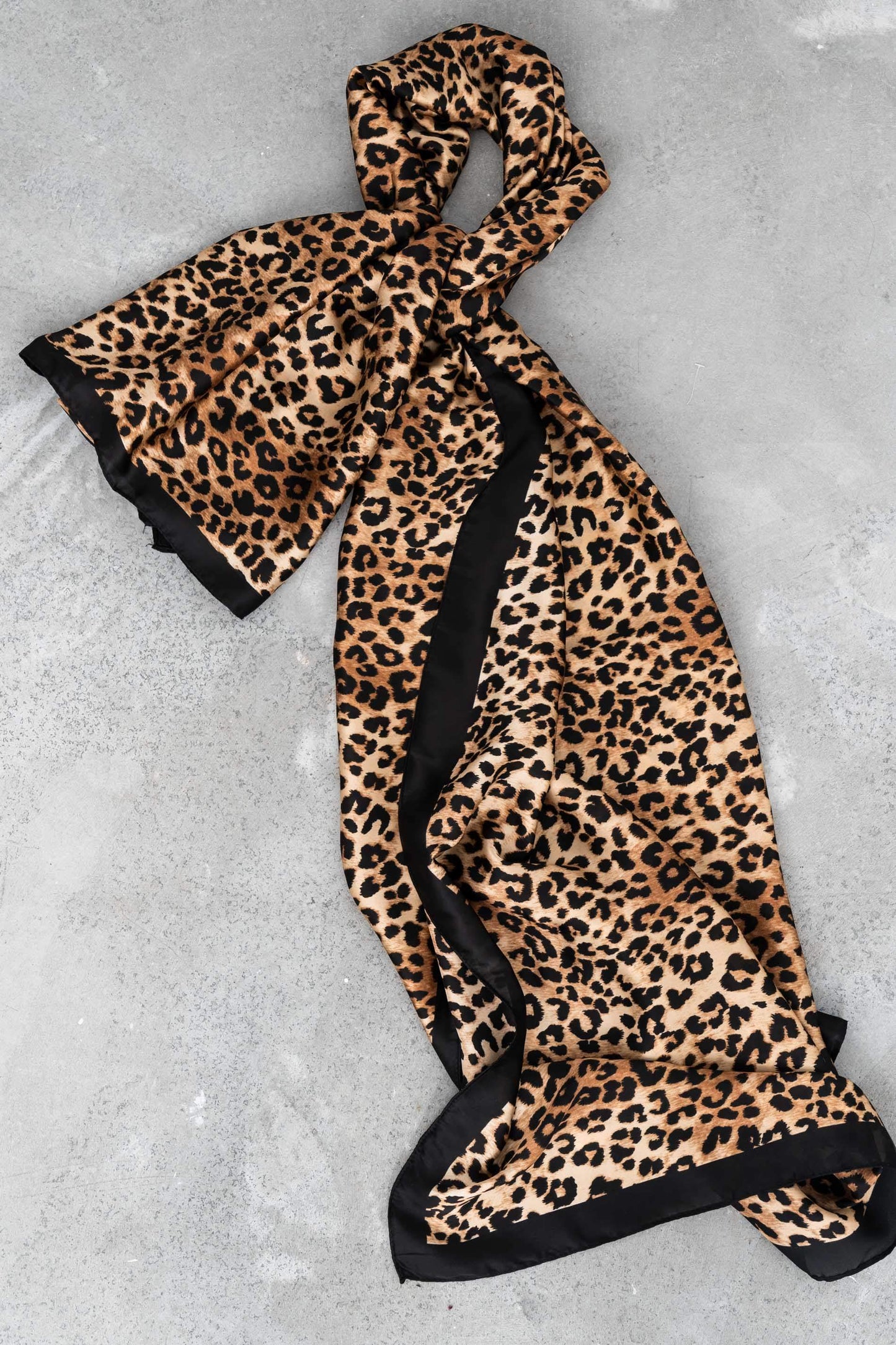 FOULARD EFECTO SEDA ANIMAL - Imagen 3