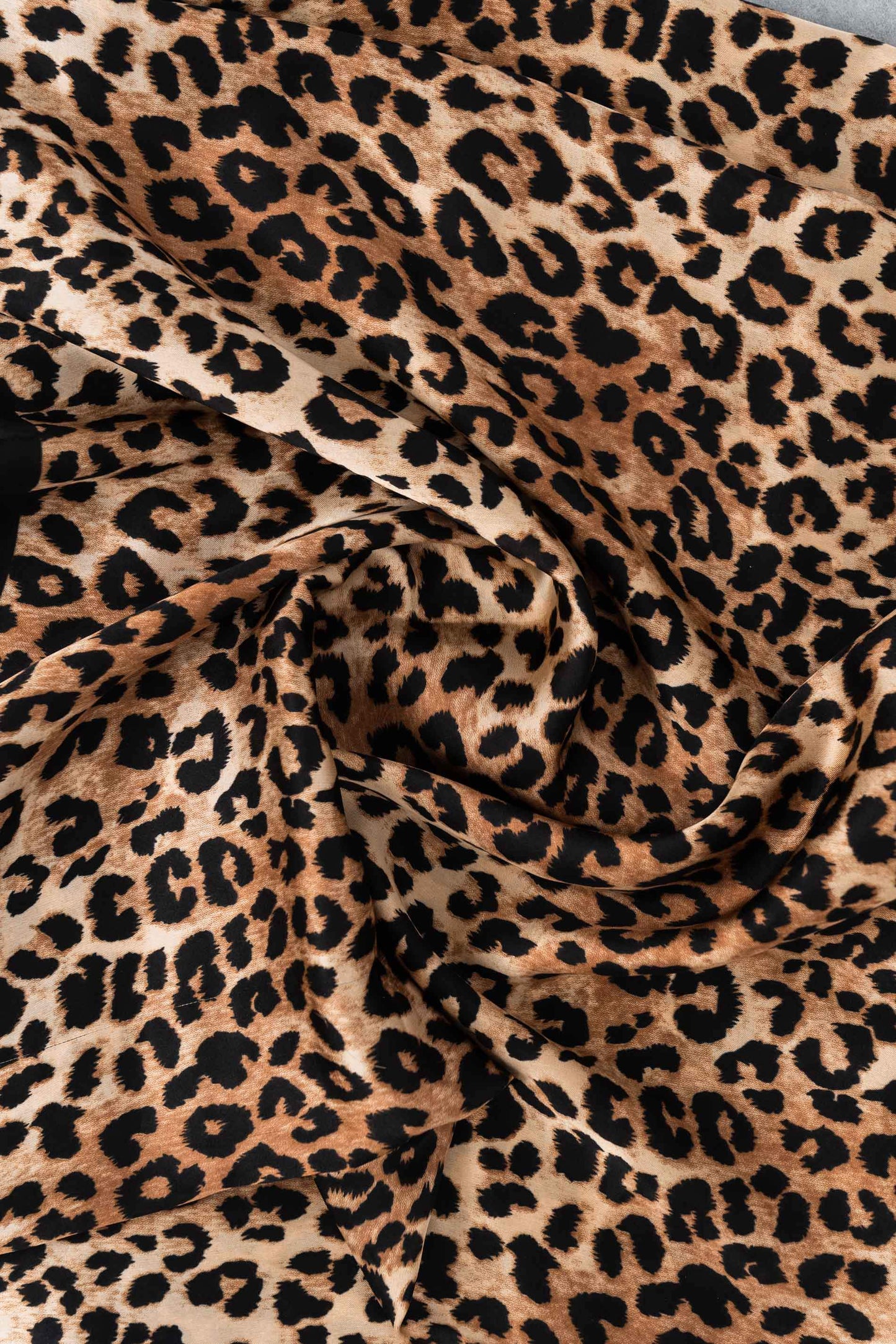 FOULARD EFECTO SEDA ANIMAL - Imagen 4