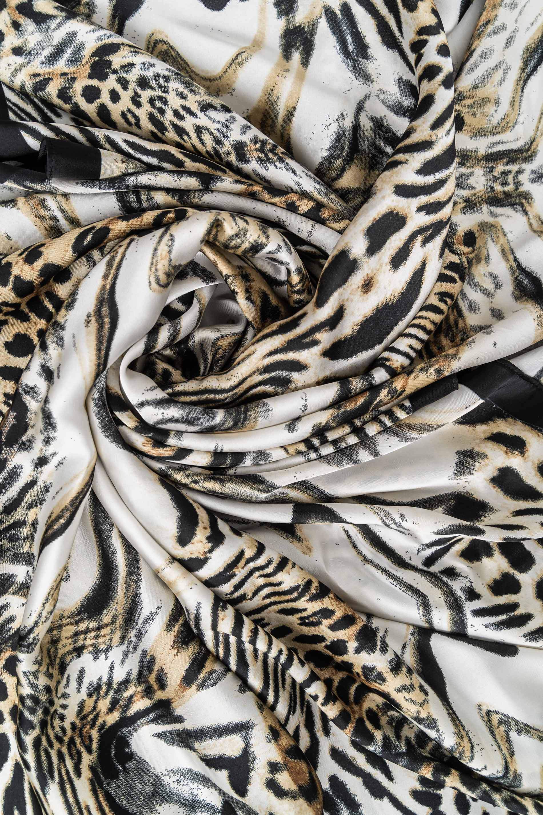 FOULARD EFECTO SEDA ANIMAL BEIGE - Imagen 4