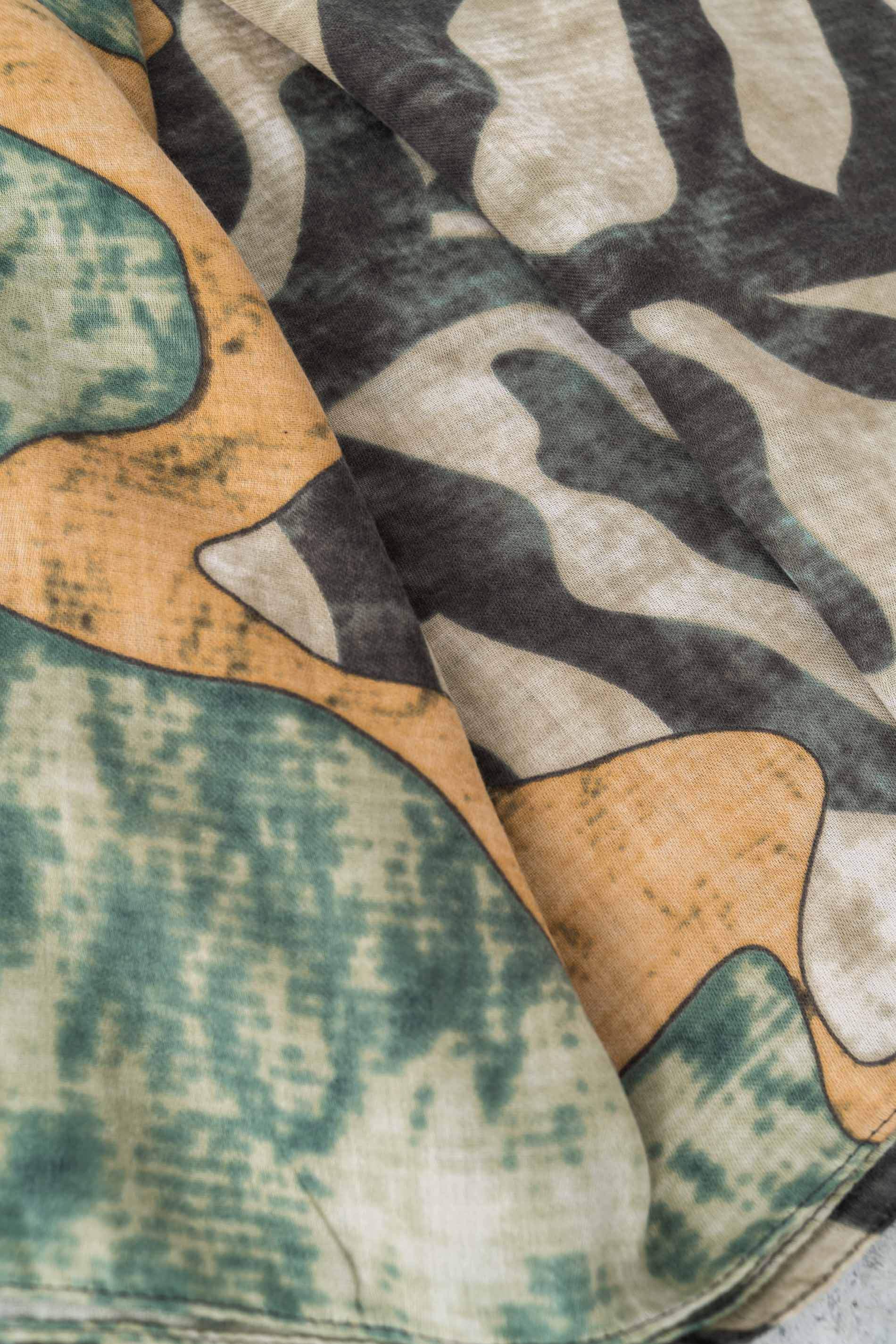 FOULARD ESTAMPADO JIRAFA VERDE - Imagen 2
