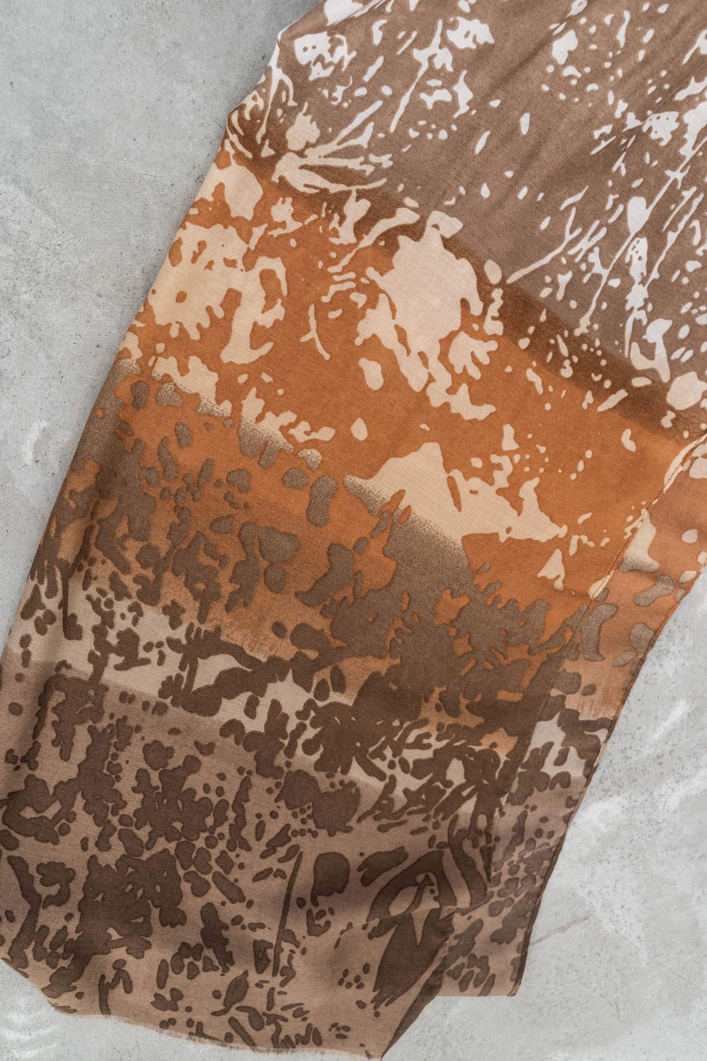 FOULARD BLOQUES ESTAMPADO MARRON - Imagen 3