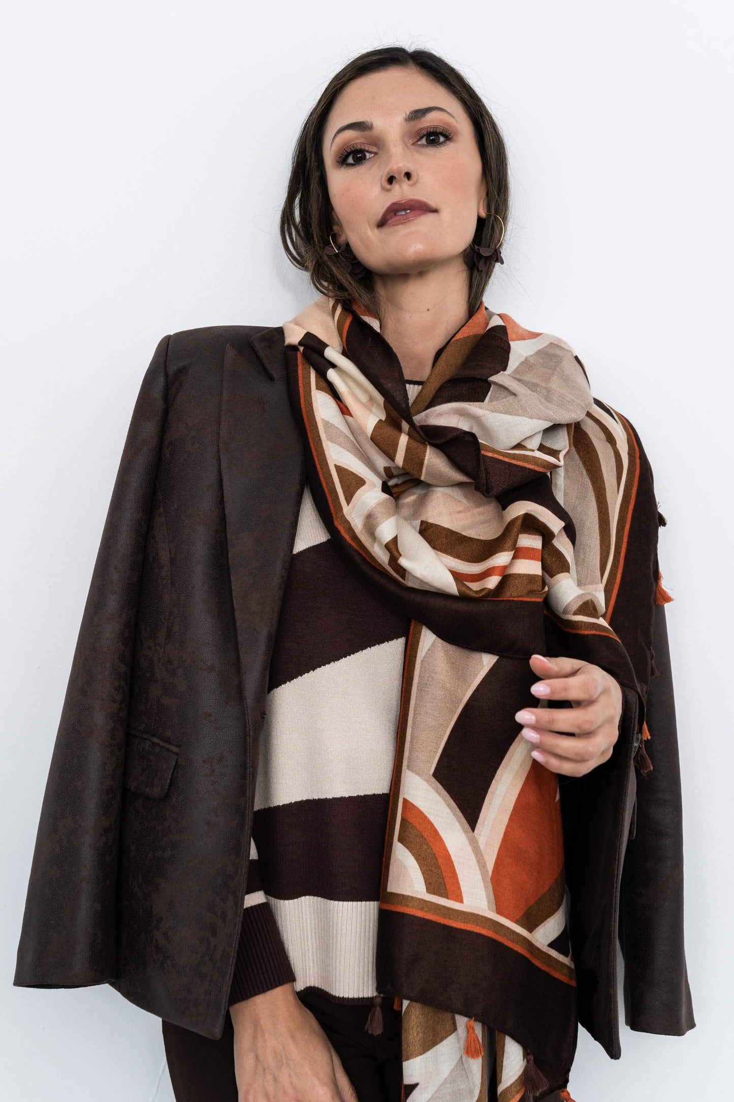 FOULARD GEOMETRICOS POMPONES CALDERA - Imagen 3