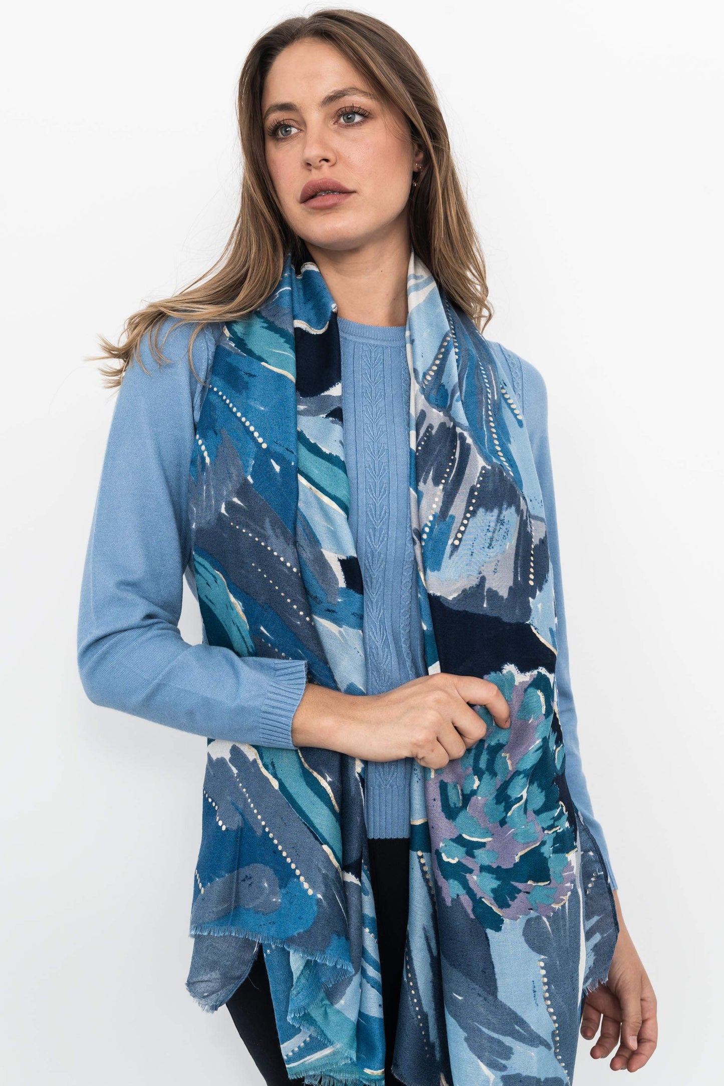 FOULARD FLOR DETALLE ORO AZUL - Imagen 2