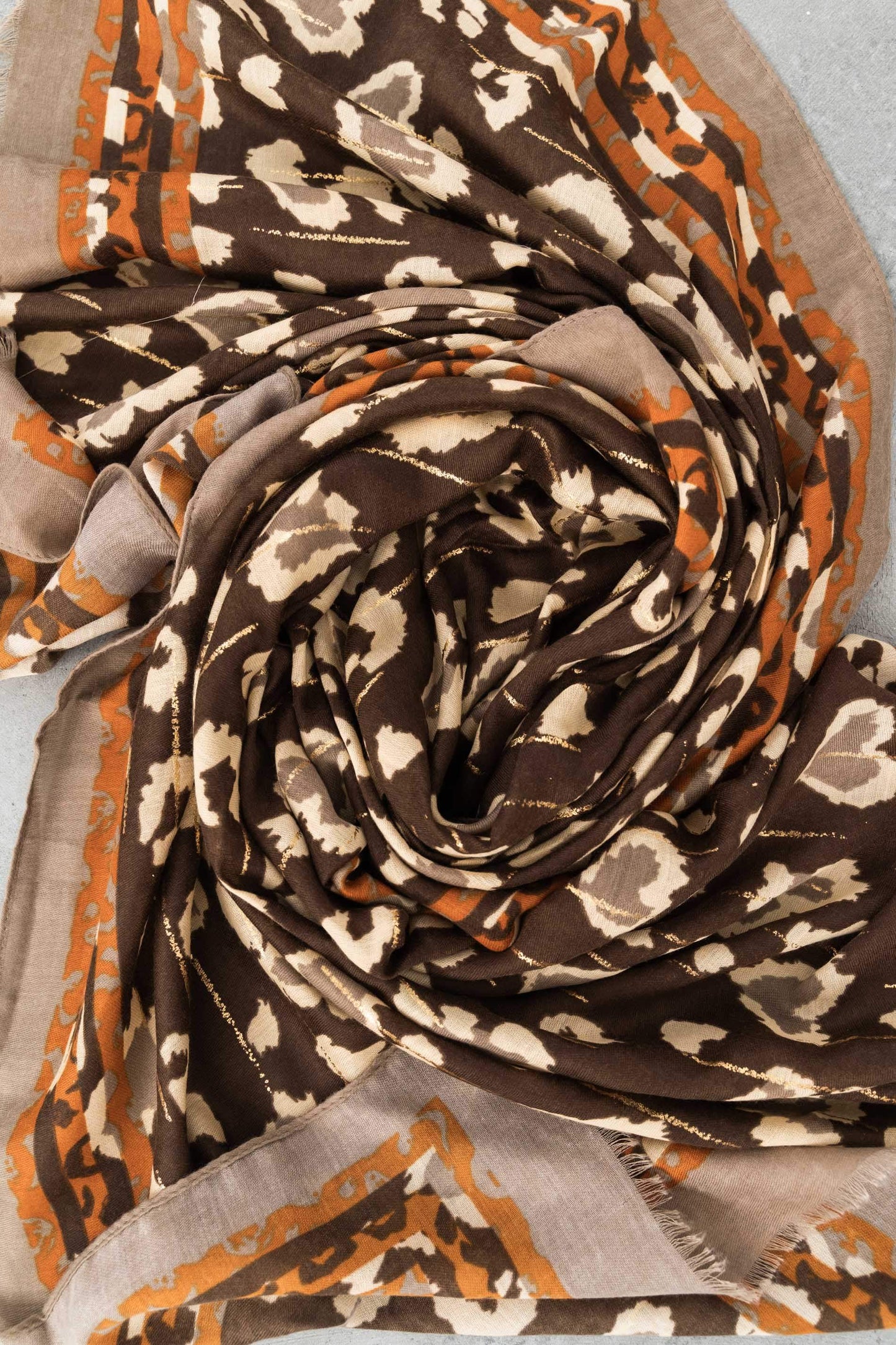 FOULARD ESTAMPADO ANIMAL ORO CAMEL - Imagen 3