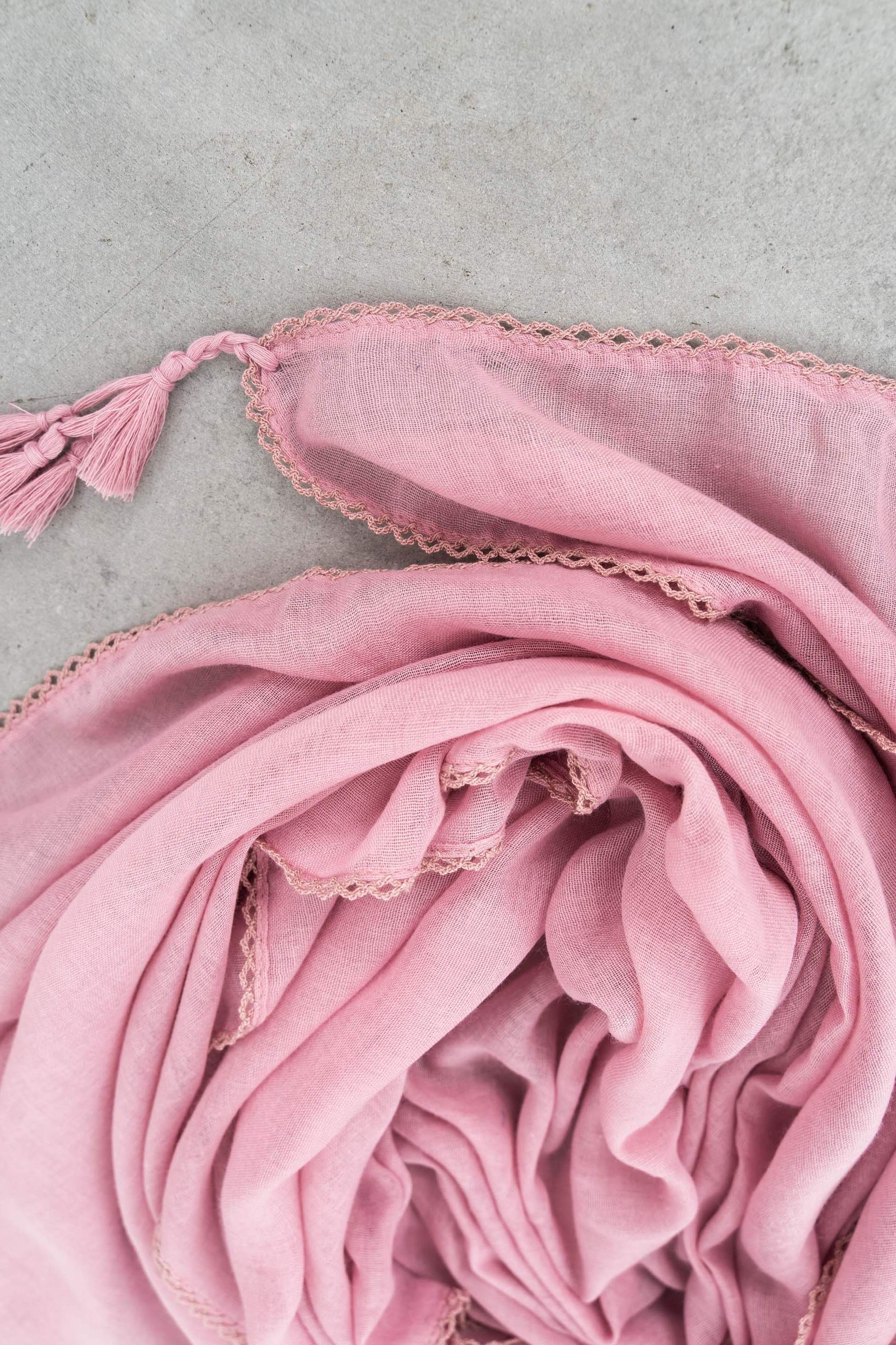 FOULARD LISO POMPONES ROSA - Imagen 3