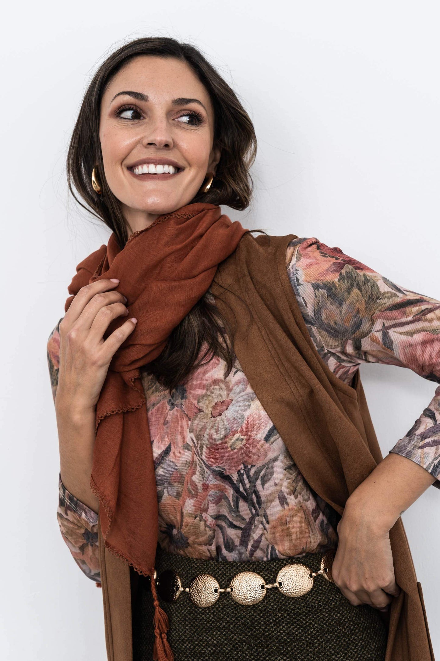 FOULARD LISO POMPONES TEJA - Imagen 4