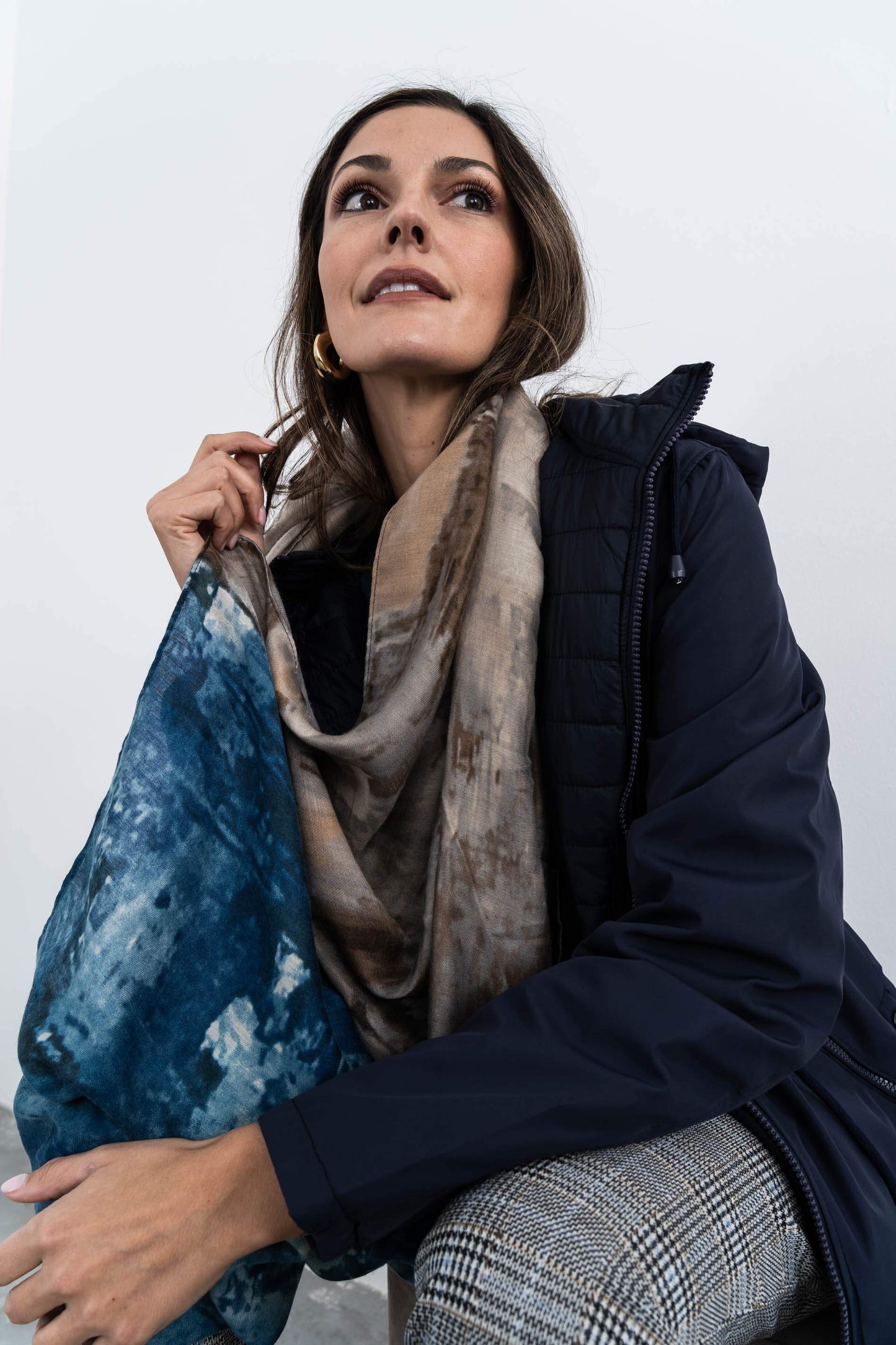 FOULARD ESTAMPADO ABSTRACTO AZUL - Imagen 4