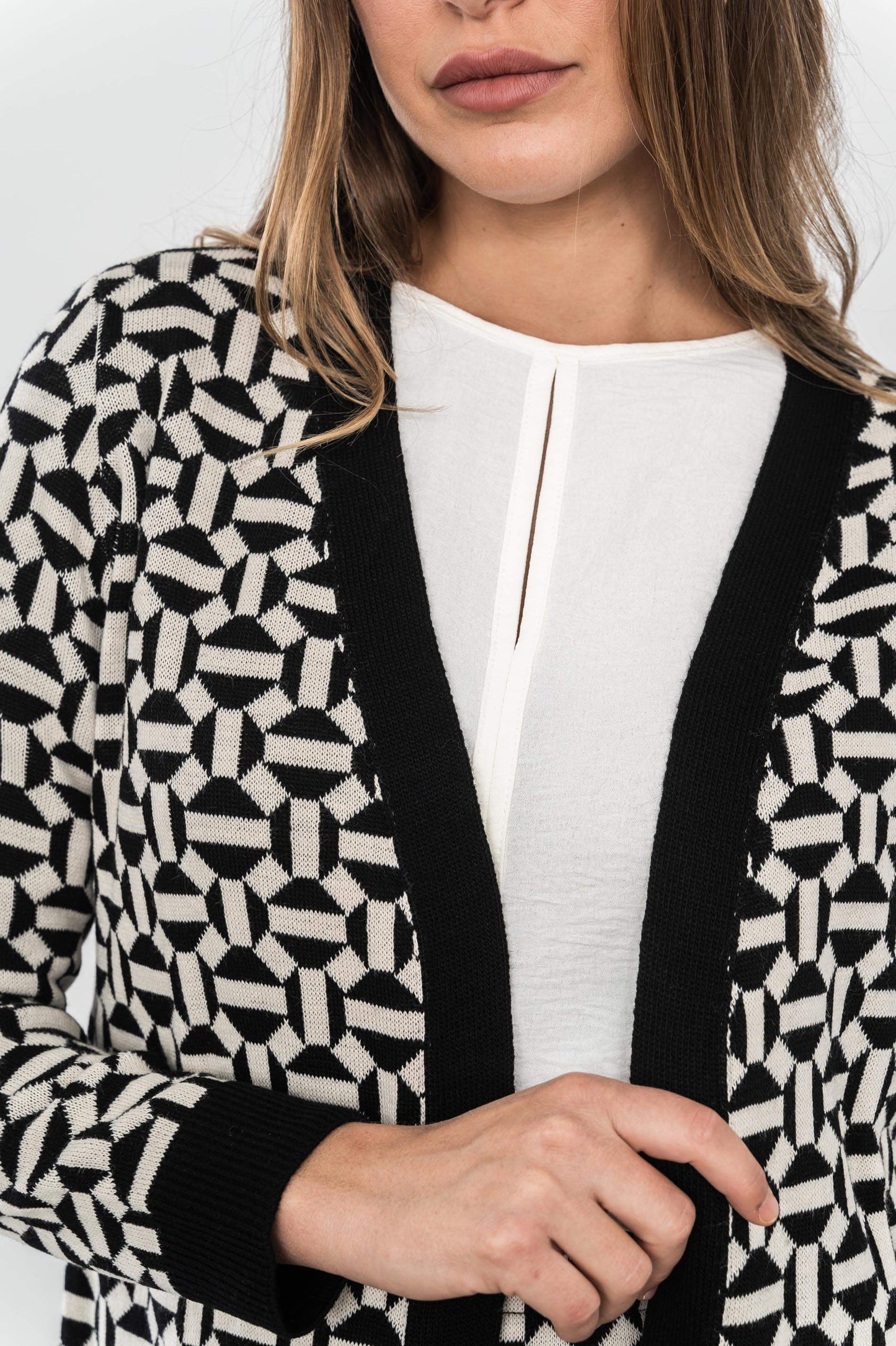 CHAQUETA GEOMETRICOS NEGRO - Imagen 5