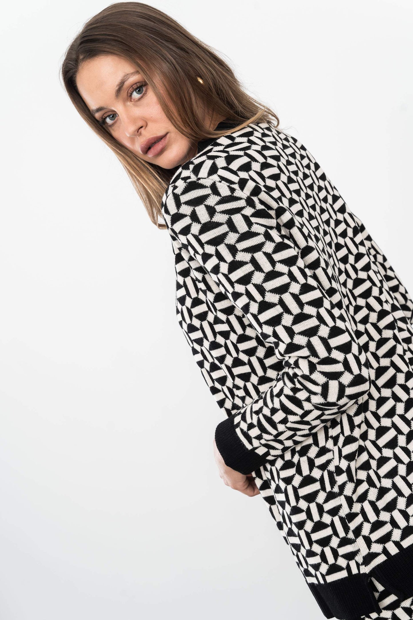 CHAQUETA GEOMETRICOS NEGRO - Imagen 6