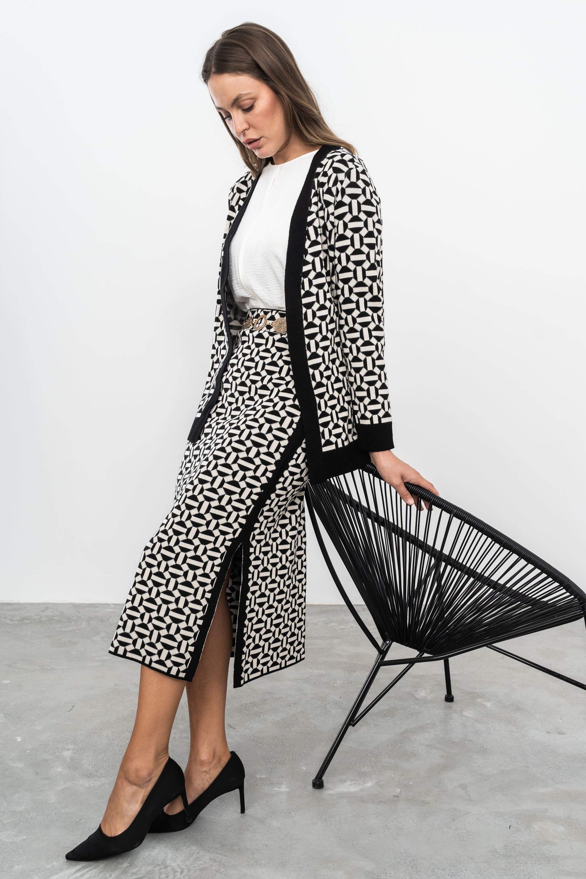 CHAQUETA GEOMETRICOS NEGRO - Imagen 8