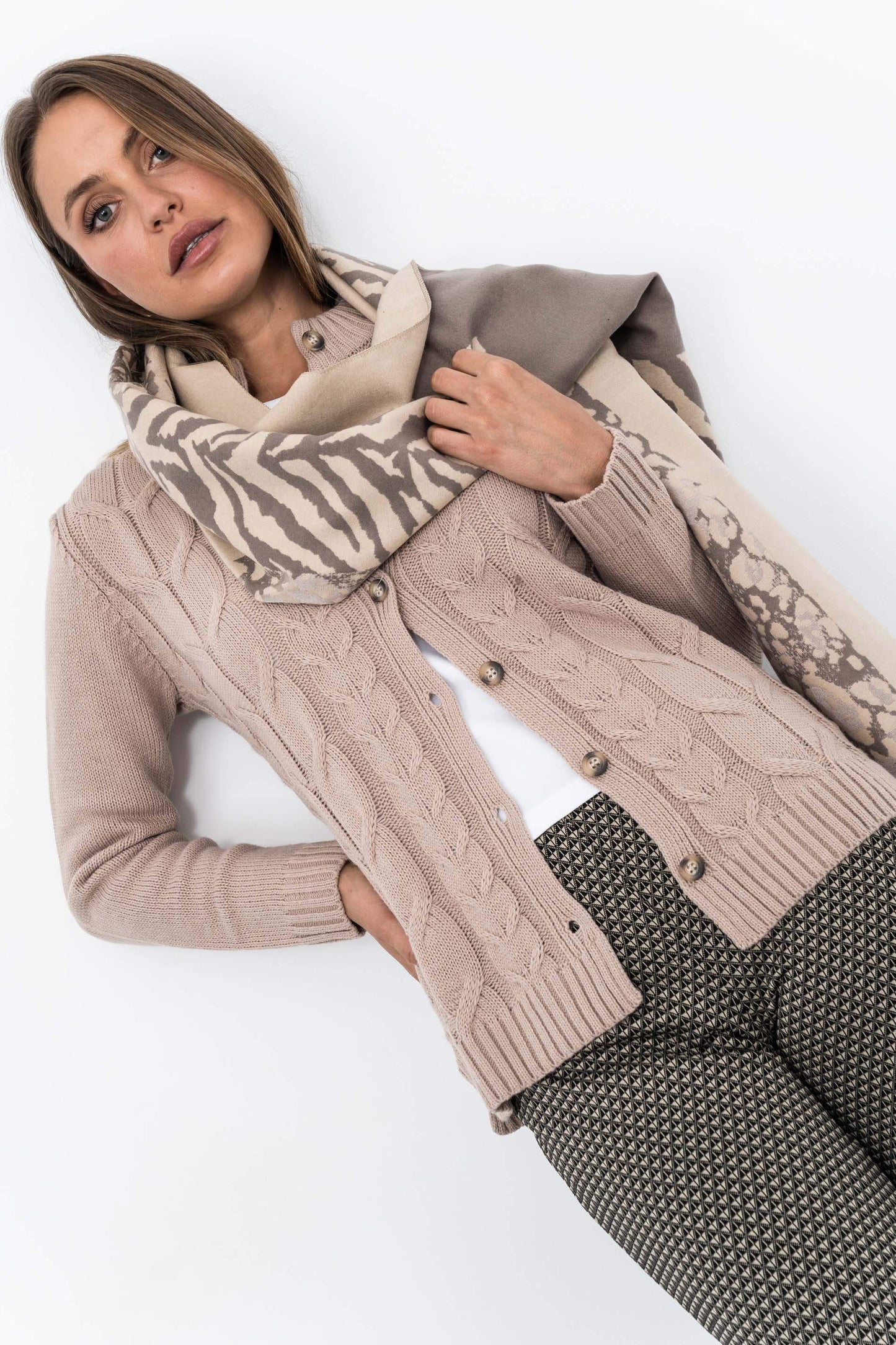 CHAQUETA OCHOS CUELLO TOSTADO - Imagen 3