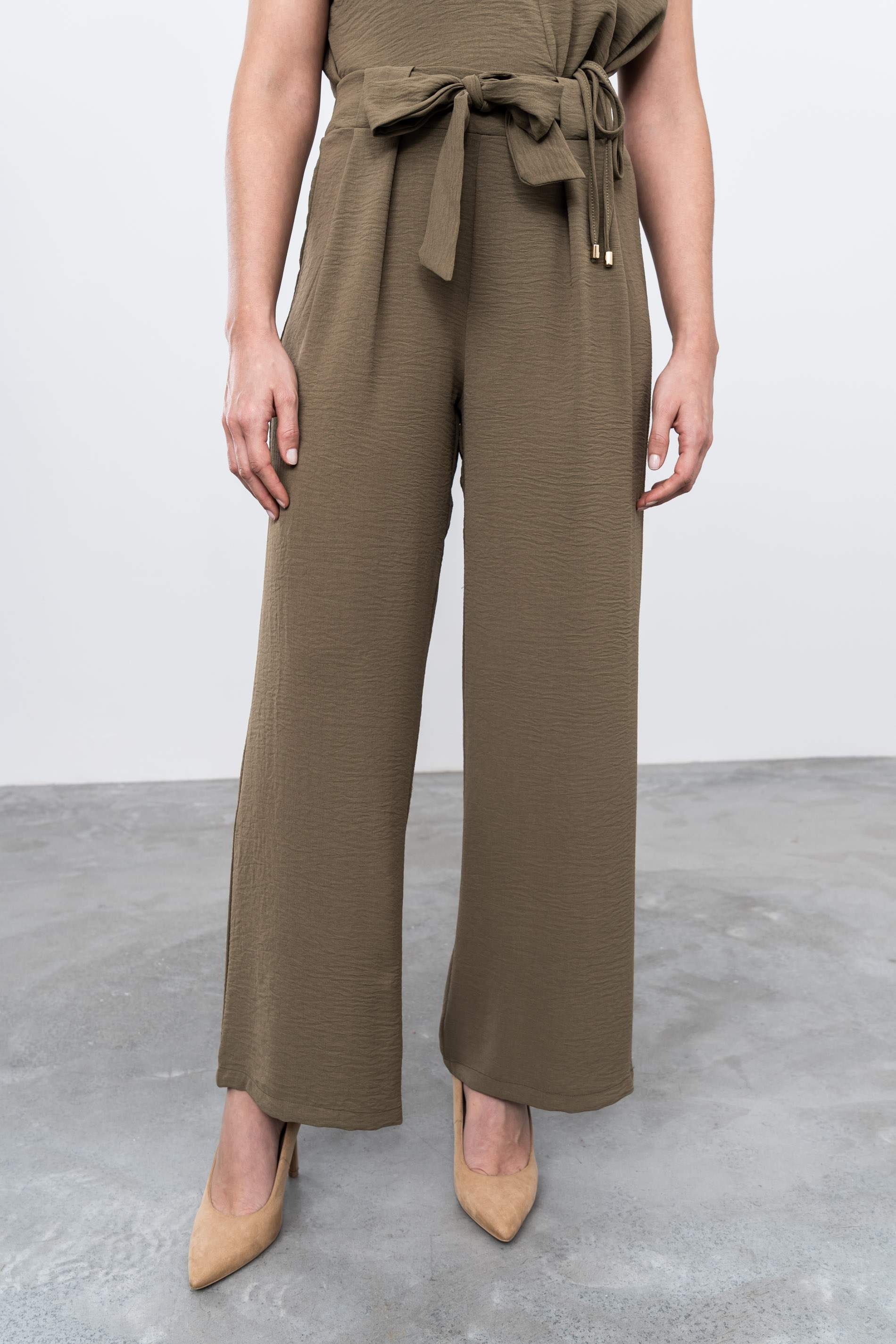 PANTALON TABLAS LAZO KAKI - Imagen 3
