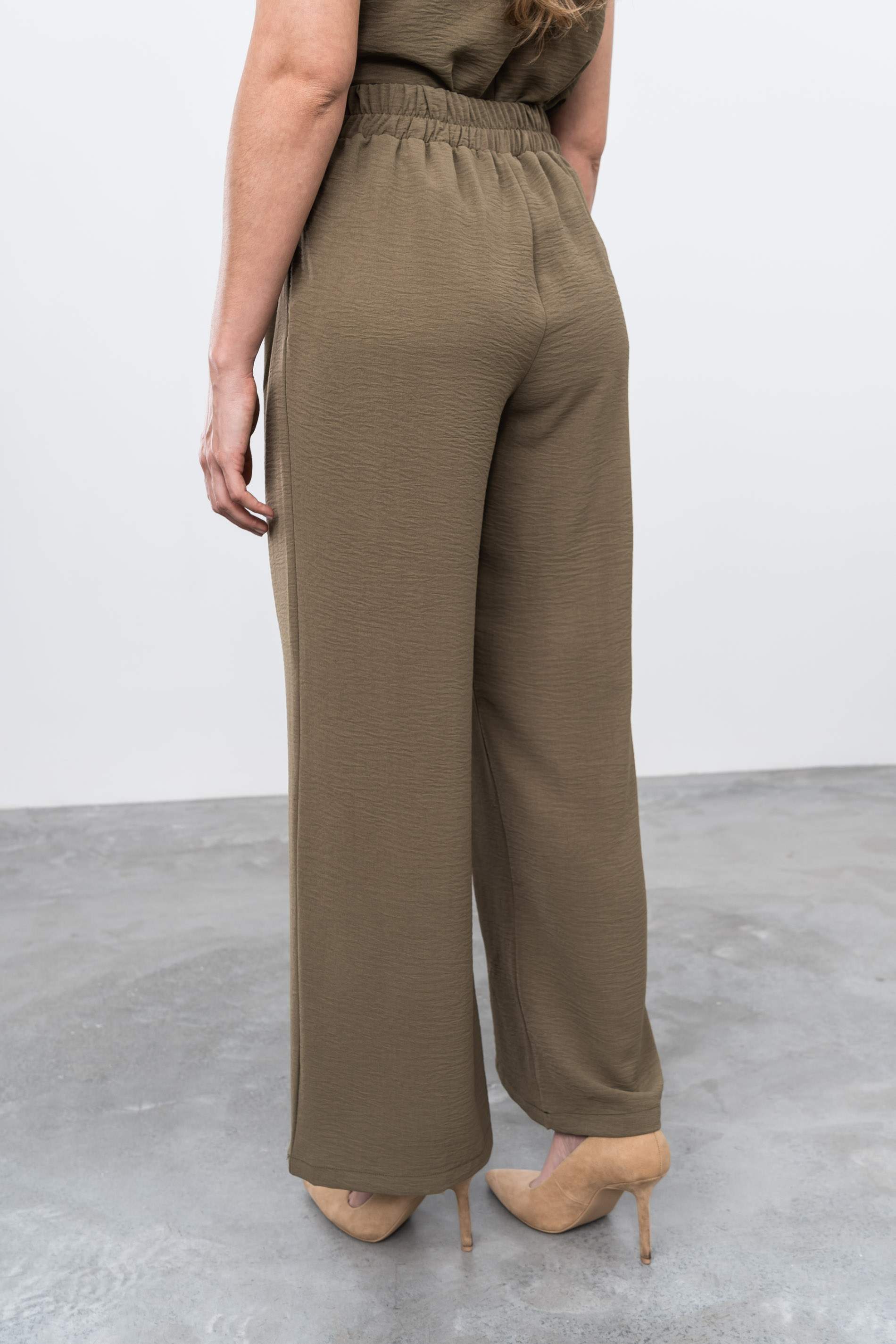 PANTALON TABLAS LAZO KAKI - Imagen 4