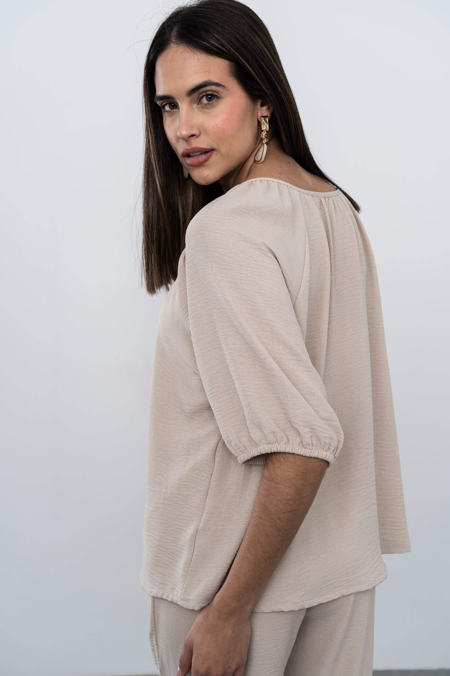 BLUSA FRUNCES LACITO ARENA - Imagen 10