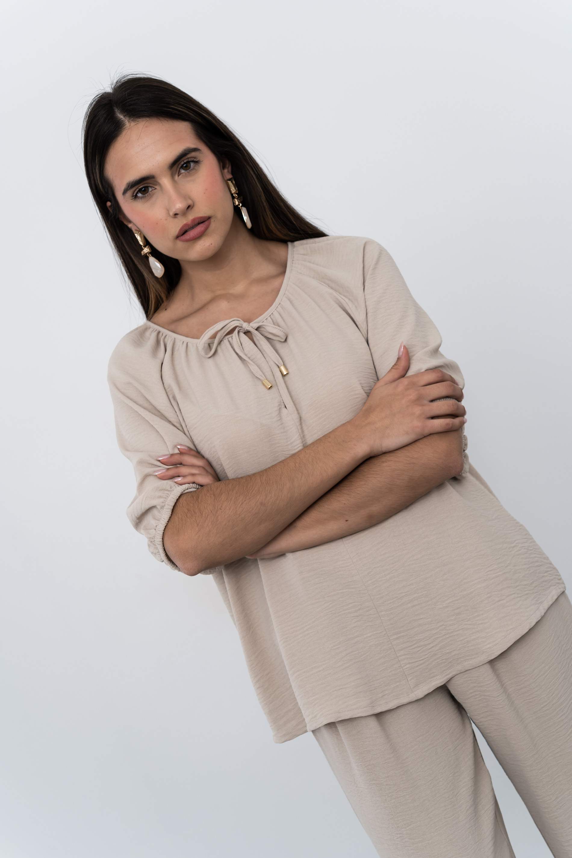BLUSA FRUNCES LACITO ARENA - Imagen 9