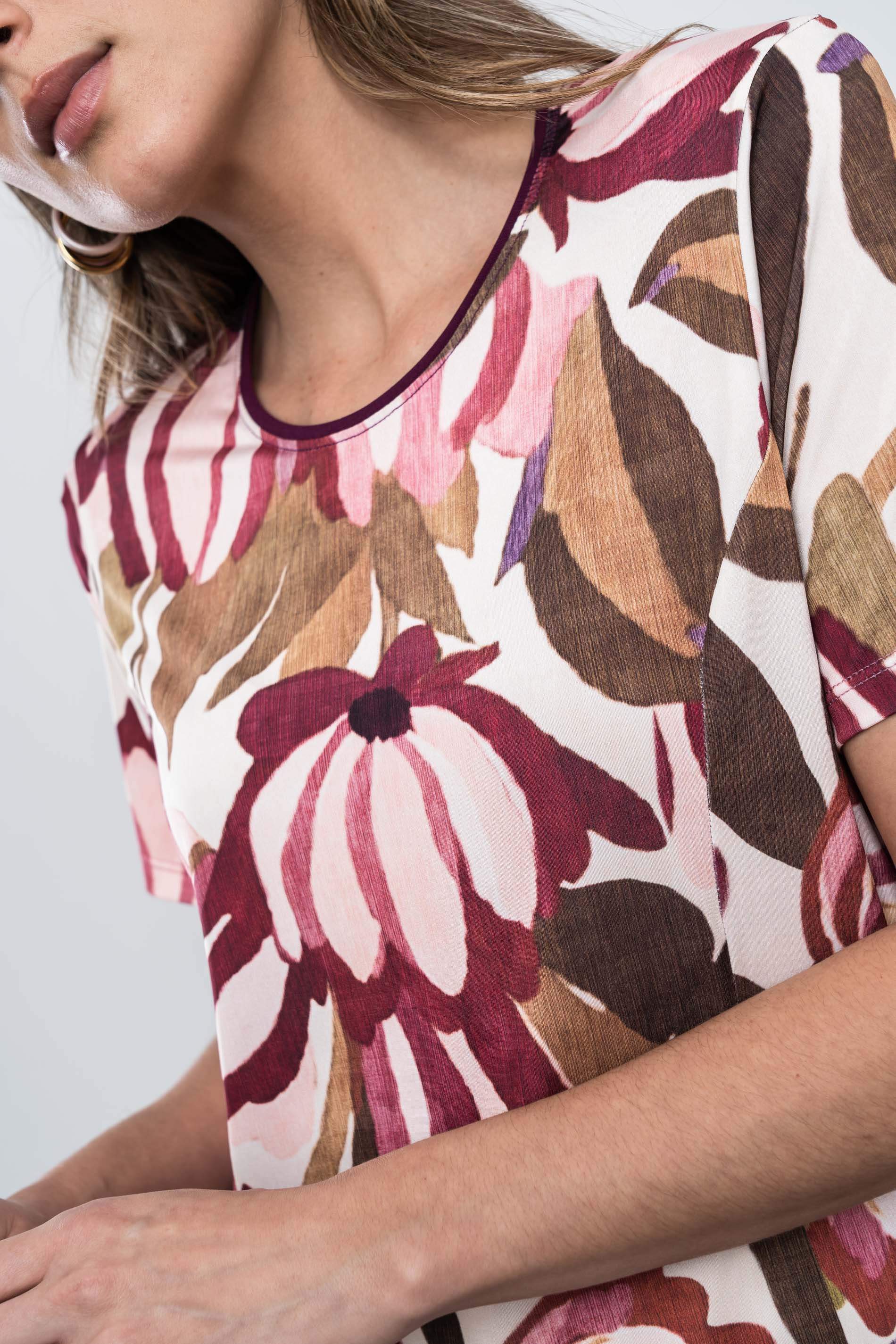 CAMISETA ABERTURAS FLORAL - Imagen 3