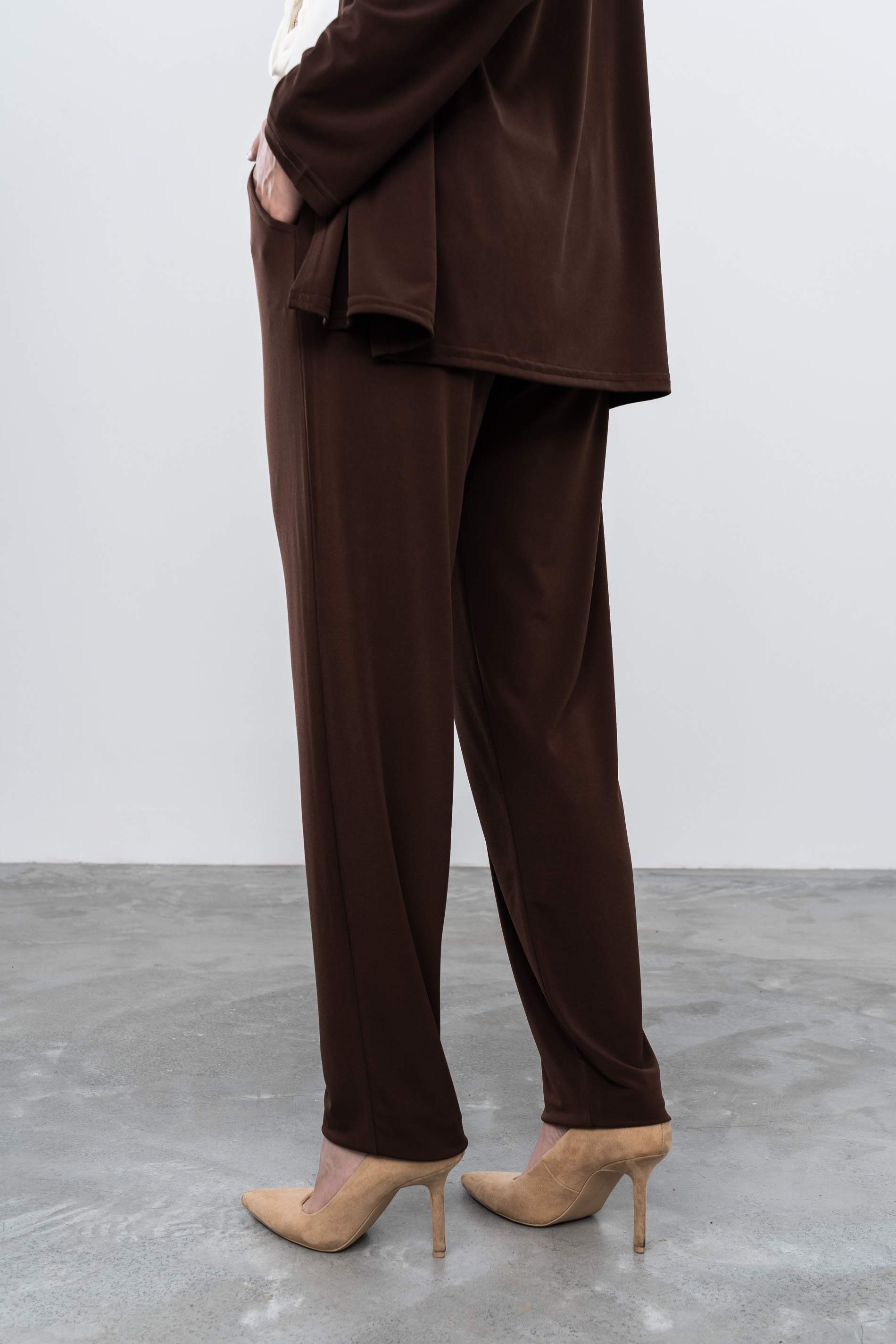 PANTALON FLUIDO CHOCOLATE - Imagen 4